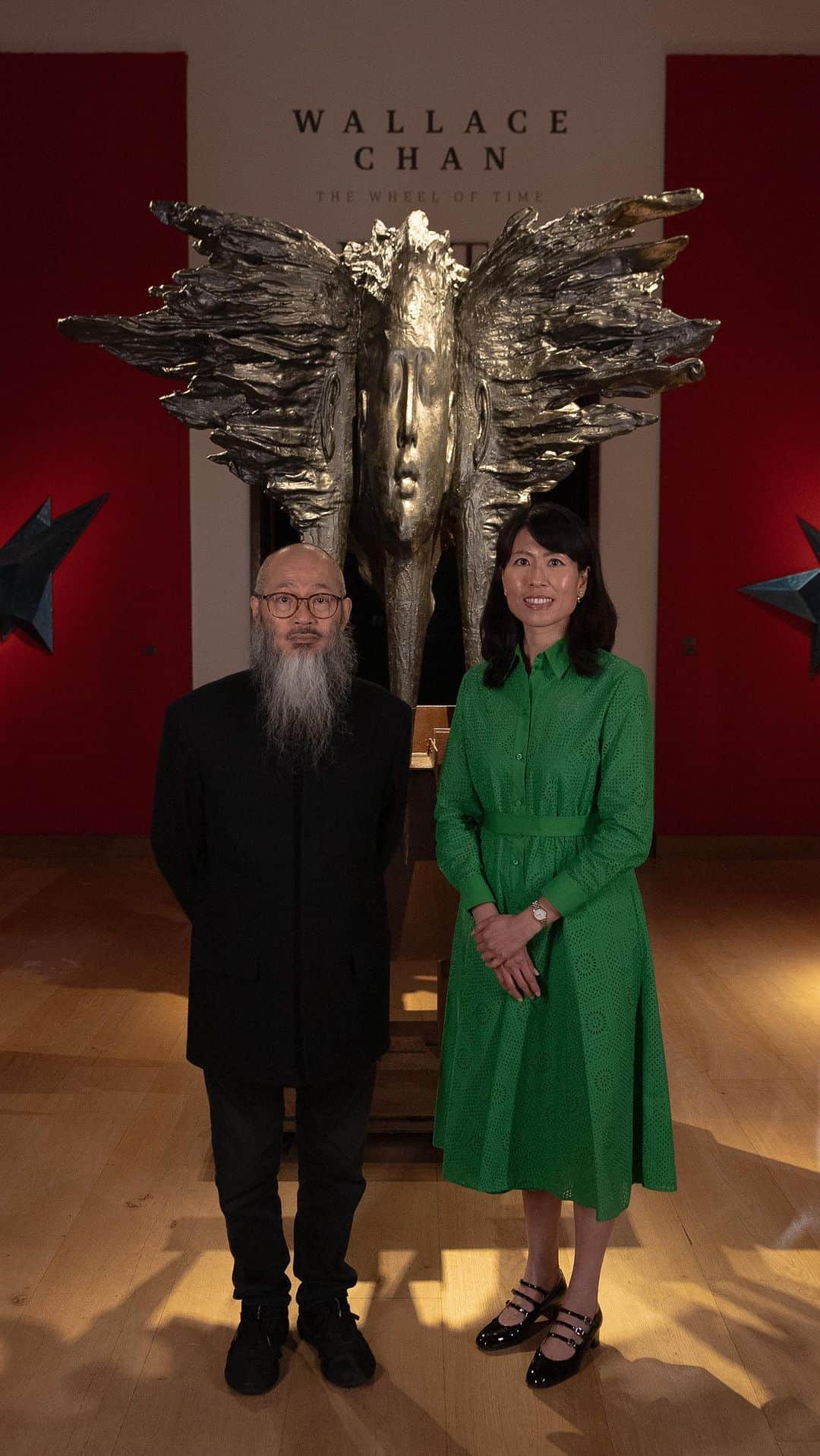 クリスティーズのインスタグラム：「Innovation empowers me to push the boundaries of what art can be’ - Wallace Chan. ⁣ ⁣ 🔊Join Christie’s Specialist Mei Giam as she interviews world-renowned Chinese jewellery creator Wallace Chan. ⁣ ⁣ On view now, exhibition highlights include ‘Titans I’, a large, freestanding titanium and iron sculpture. Inspired by the gods of Greek mythology, it features an elongated head that can be viewed from multiple angles. ⁣ ⁣ In the piece ‘Stilled Life’, a jewelled cicada — the Chinese symbol of rebirth — is imbued with so much vigour that it looks alive. ⁣ ⁣ Another highlight is ‘Wind’s Tale’, a butterfly from Chan’s ‘Forever Dancing’ series, which features a pair of real butterfly wings held between carved rock crystal and mother of pearl. ⁣ ⁣ 📍 Free to visit at Christie’s London until 10 September. ⁣ ⁣ #WallaceChan @wallacechanart」