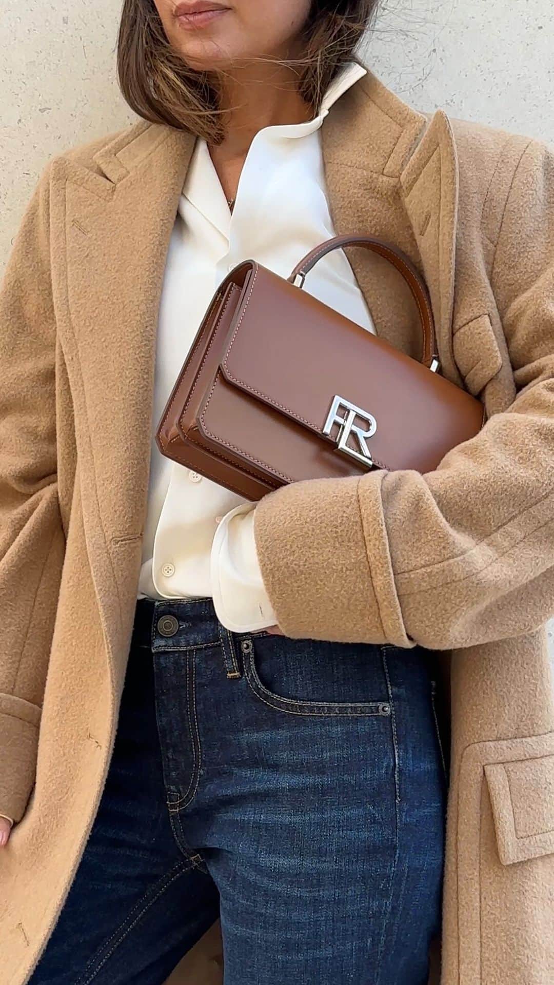 Marianna Hewittのインスタグラム：「Inspired by the beauty of utility, the new @ralphlauren #RL888  bag is a timeless piece to wear for years to come. More than just an accessory, it’s an investment in style that is perfectly fitting with both my current favs and future classics.」