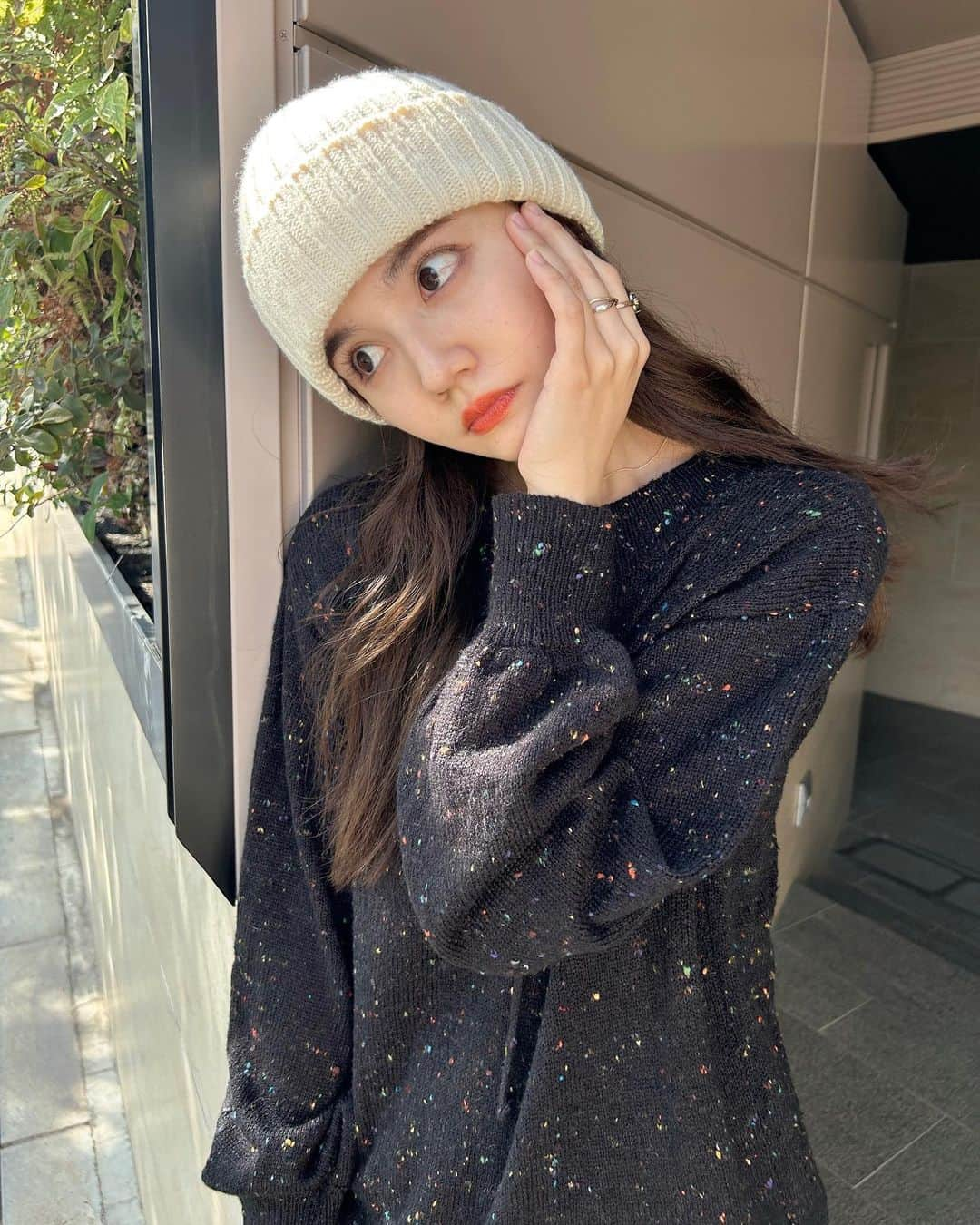 村田倫子さんのインスタグラム写真 - (村田倫子Instagram)「🦓♡  カラフルなつぶつぶが愉快で ポッピングシャワーみたいだねって つくったゆるゆるニット🌈  前後2wayでも着れます。  #idem_idea #idem」9月6日 20時29分 - rinco1023