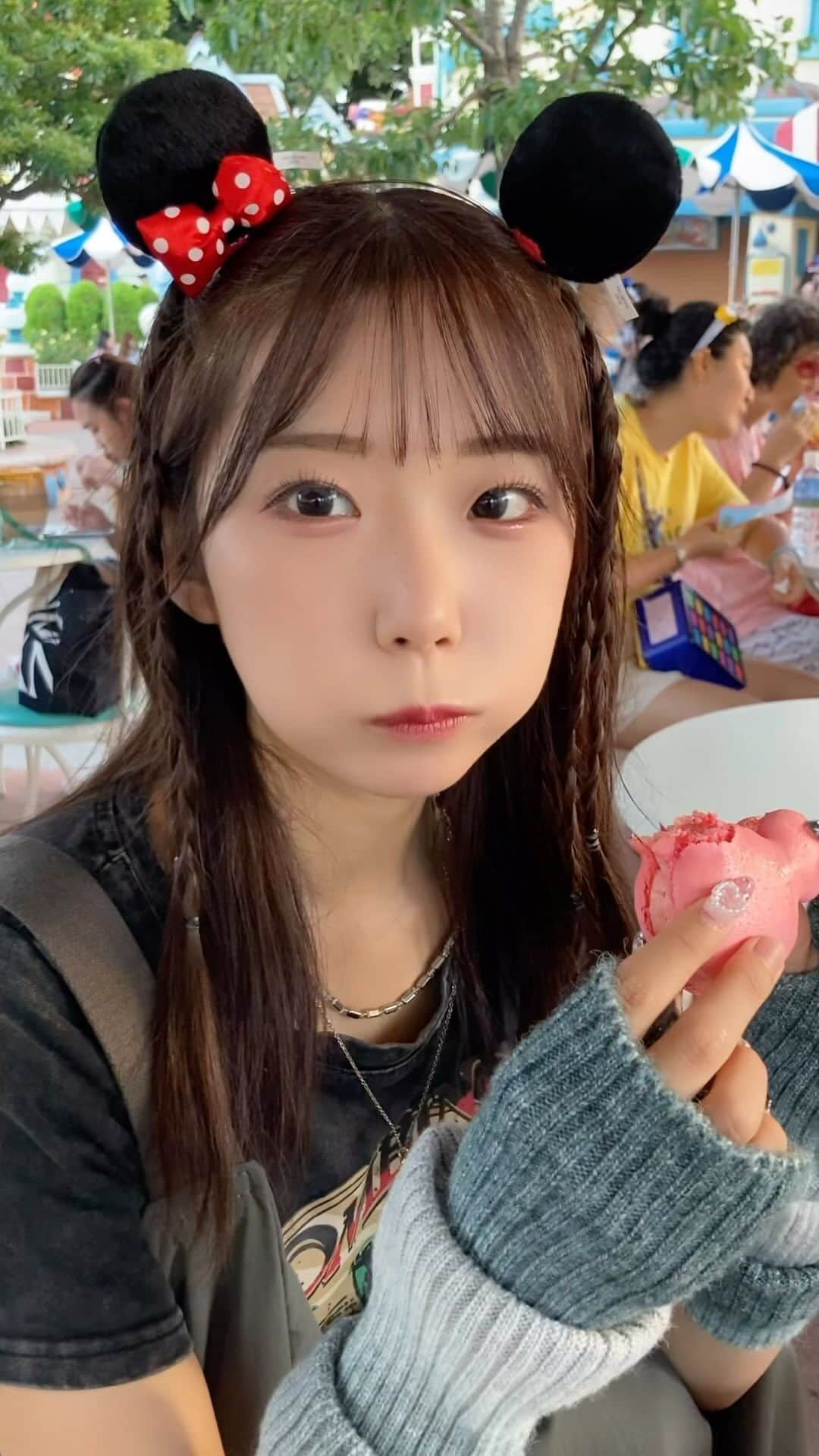 月代来実のインスタグラム：「🐭🧁🍴♡ #fyp」