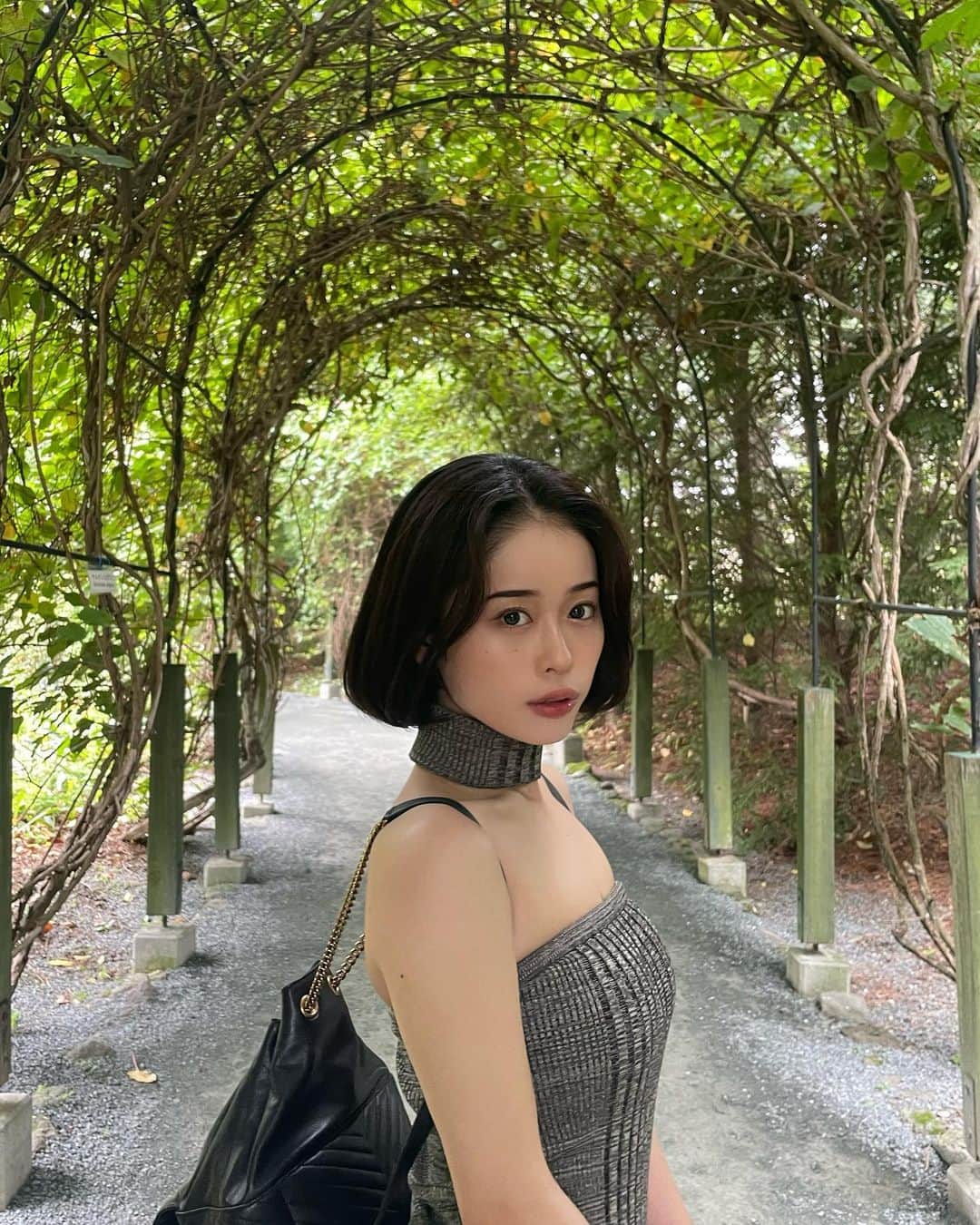 のインスタグラム：「北海道2日目🫶 リスと庭園を見に行ったよ〜！合計5匹は見れました！！」