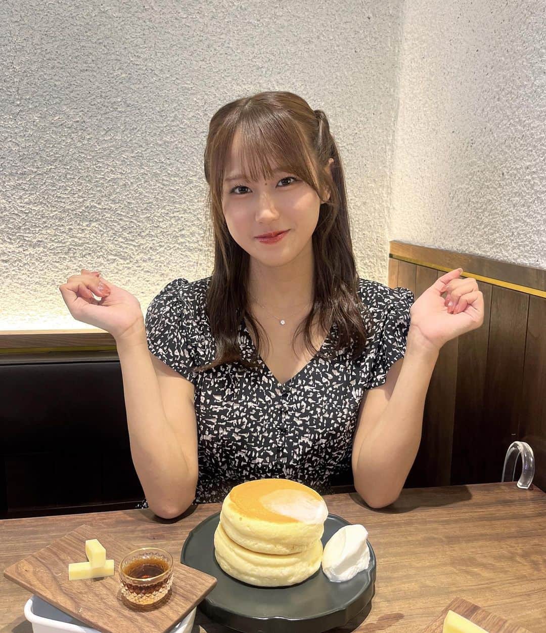 川平聖さんのインスタグラム写真 - (川平聖Instagram)「この前食べにいったパンケーキ おいしすぎた～😚  生クリーム溶けて落ちちゃった。。」9月6日 20時48分 - hijiri__hkt48