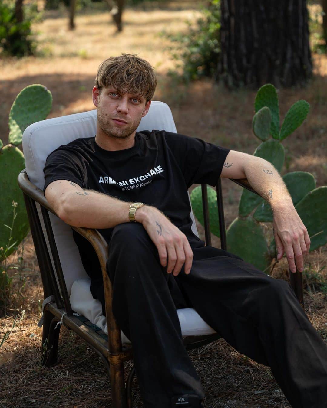ジョルジオアルマーニのインスタグラム：「Being one of the most worshiped under­ground DJs of the Nether­lands, @identified_patient has made a name for himself in the electronic music realm #PlayPauseRewindRemix #WeBeatAsOne    Photo @alizeeschroots」
