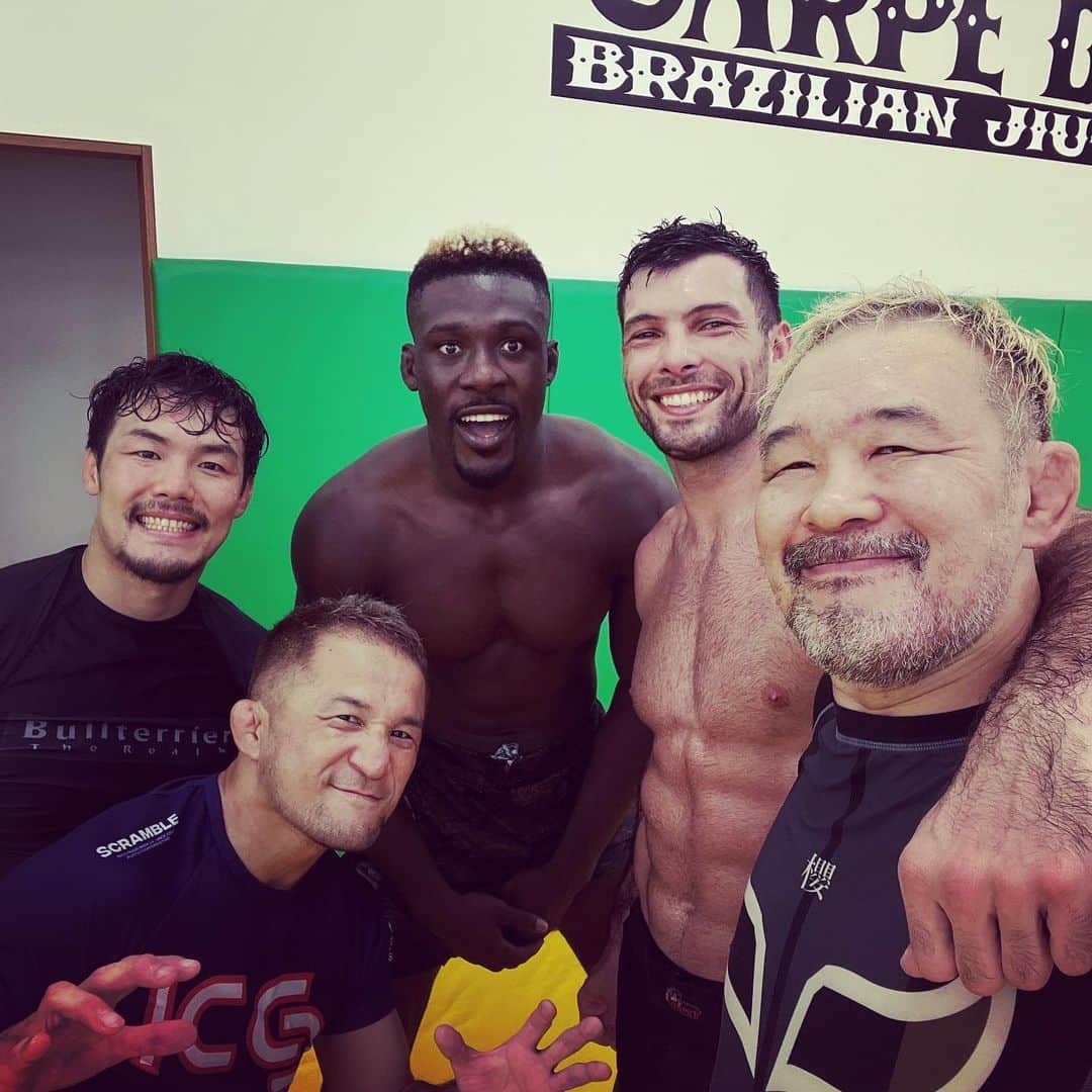 のインスタグラム：「. 【TEAM SAKURABA】 . TEAM SAKURABAで合同練習しました。 あれ？　これオレ出なくても勝てるぞぉ！ なんつって。 皆さん、9月10日、横浜アリーナQUINTET.4応援よろしくお願いします。 . #DAZN #FloGrappling #ABEMA #QUINTET #桜庭和志 #QUINTET4 #ReBOOT #K1 . @saku39ks @tomoshigecdbjj @haisamcdbjj @nakamurauzukido @harrykimura」