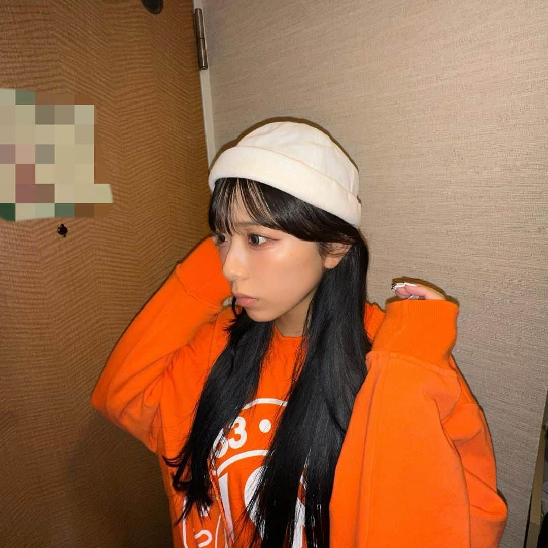 ぬーんのインスタグラム：「🍊🧡 . . . .  .  #date #osaka #streetfashion #fashion #orange #japan #japanese #girl #셀카 #셀스타그램 #올블랙코디 #올블랙패션 #무채색코디 #공주병 #自拍 #点攒 #网红#code  #lovely #y2k #y2kfashion #love #攝影 #人像攝影」