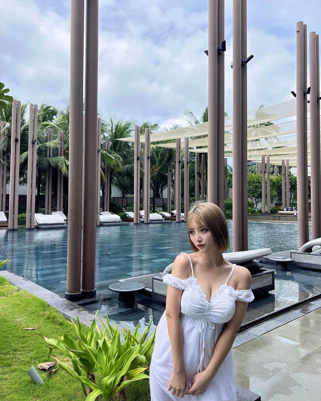 RIKAのインスタグラム：「たまには天使コンセプト😶‍🌫️🪄🪽🪽🪞」