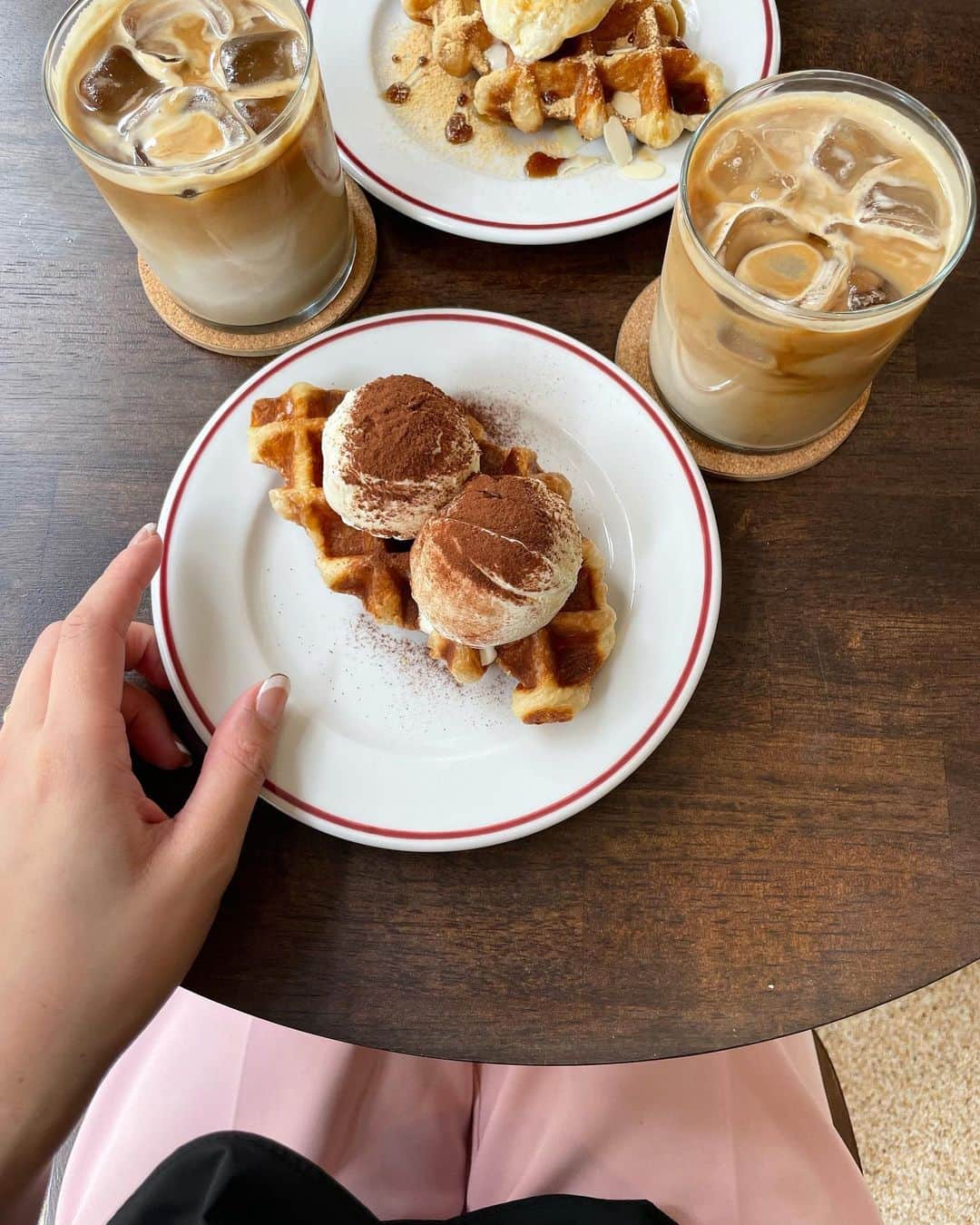 のインスタグラム：「美味しすぎたよ🥐🍨  #大阪カフェ #堀江カフェ #おすすめカフェ #大阪カフェ巡り  #韓国カフェ #本町カフェ #西大橋カフェ」