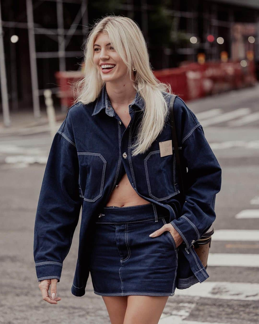 デヴォン・ウィンザーのインスタグラム：「The Ny streets are calling me… 🚕」