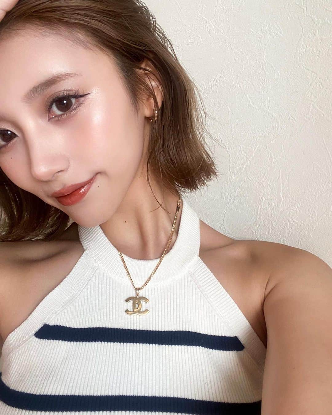 小串未来さんのインスタグラム写真 - (小串未来Instagram)「.  最近のヘアケアはずっとKERASYS🍃 髪に艶が出るし保湿もしてくれるけん お気に入りでずっと使いよう🙌🏻💕 ⁡大切な日の前の日とかに使ったりするよ♡ 甘い柚子の香りがしてずっと気分上がる😽✌🏻  9/1~9/12までQoo10メガ割で 20％OFFクーポンも配布するらしい🫶🏻 チェックしてみてねん♡ ⁡ ちな、私はしっかり買い足したよ🧴🩷 ⁡ #KERASYS#ケラシス#デビルズ２ #パフュームシャンプー#香水シャンプー #フレグランスシャンプー#イエベ秋  #いい香りのシャンプー#シトラス #艶髪#弱酸性シャンプー#カラーリングケア #qoo10#メガ割#イベント#割引#クーポン #シトラスバンジー　#ボブ #ボブアレンジ」9月6日 21時12分 - miku.ogushi