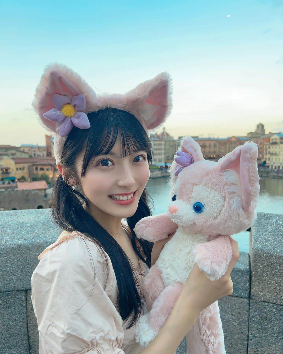 佐藤綺星のインスタグラム：「リーナベルちゃんがすき🦊🌸  載せ忘れてたのはひみつです…･~･   #ディズニー  #ディズニーシー  #リーナベル  #ツインテール  #fyp」