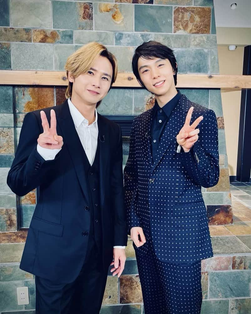 堂本光一のインスタグラム：「「スイッチインタビュー」 羽生結弦さんと対談させて頂きました 世界の頂点に立った彼の生き様 その言葉の一つ一つの根底には 全てファンの皆様がいるように感じました 短い時間でしたが沢山のエネルギーを頂いたように思います  10月6日（金）10月13日（金）10月20日（金）NHK Eテレにて放送  #羽生結弦 #堂本光一 #スイッチインタビュー」