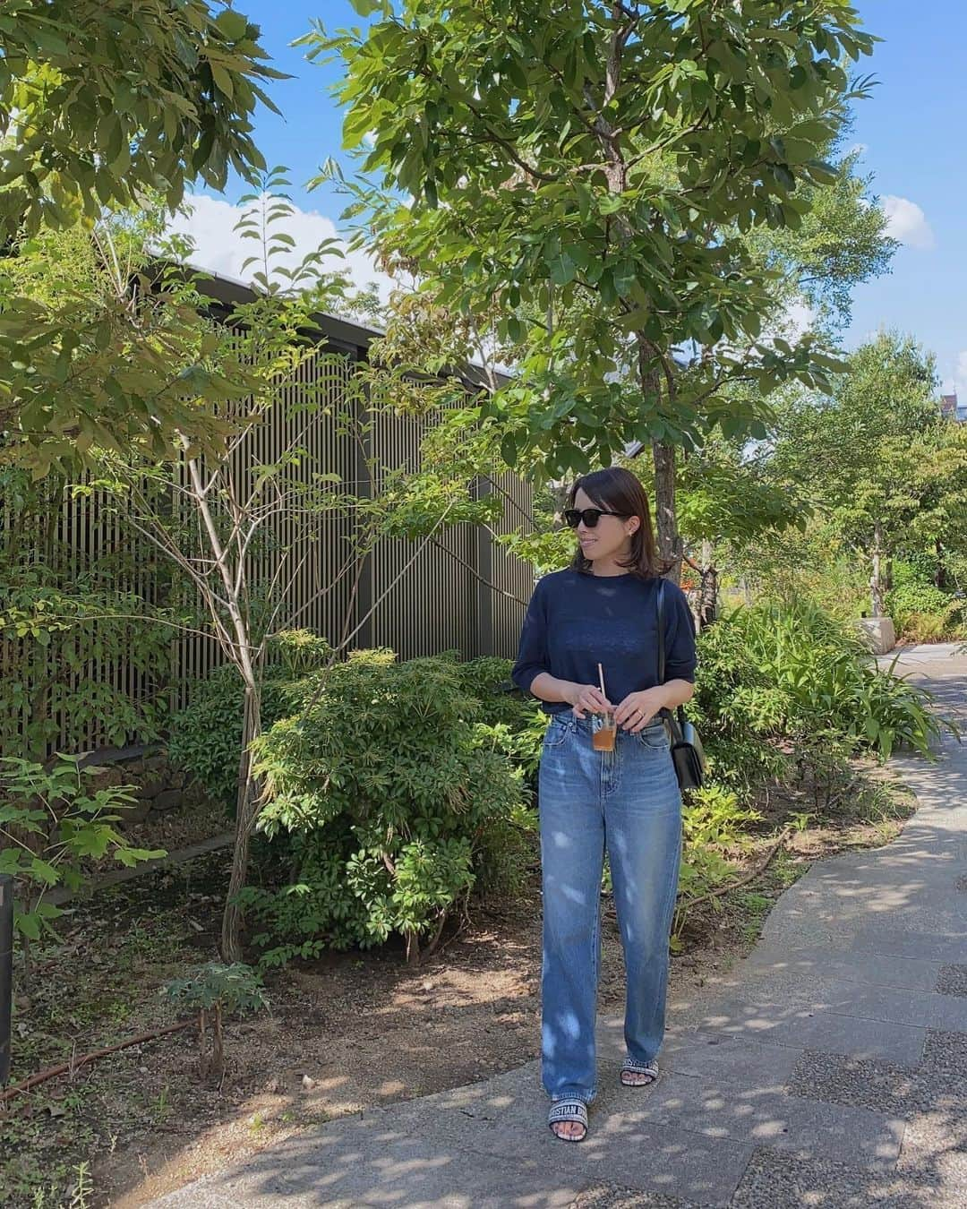 eri.khtnさんのインスタグラム写真 - (eri.khtnInstagram)「ネイビーが多かった日👖💙  tops #iena  jeans #woadblue #イエナ bag #celine shoes #dior   #coordinate#celinebag#diorshoes#デニムコーデ#着回しコーデ」9月6日 21時42分 - eri.khtn