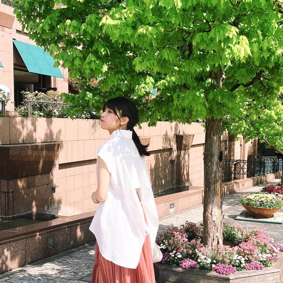 のインスタグラム：「. . 🍃🌻🍉 . . tops @lily_brown_official  skirt @lily_brown_official」