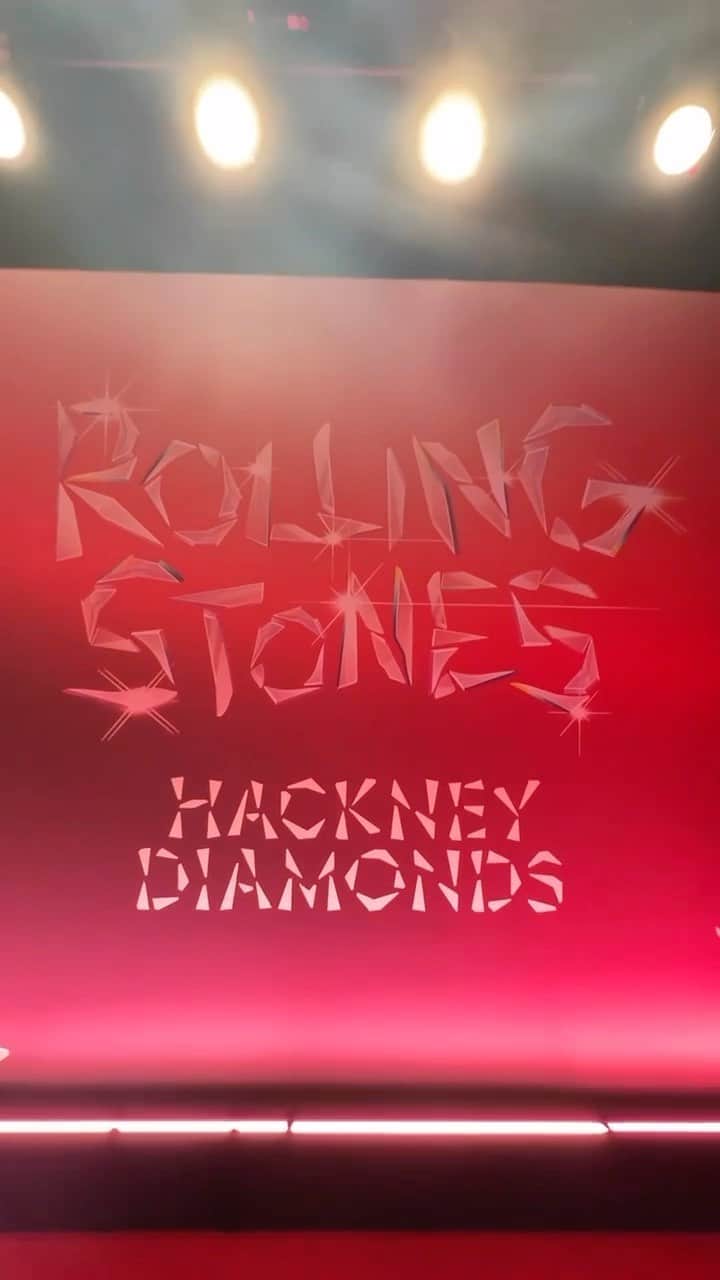 ロン・ウッドのインスタグラム：「Live stream starting soon! ➡️https://www.youtube.com/live/NSzJhzfDtS4?si=wWjizeogQr0Nik8u」
