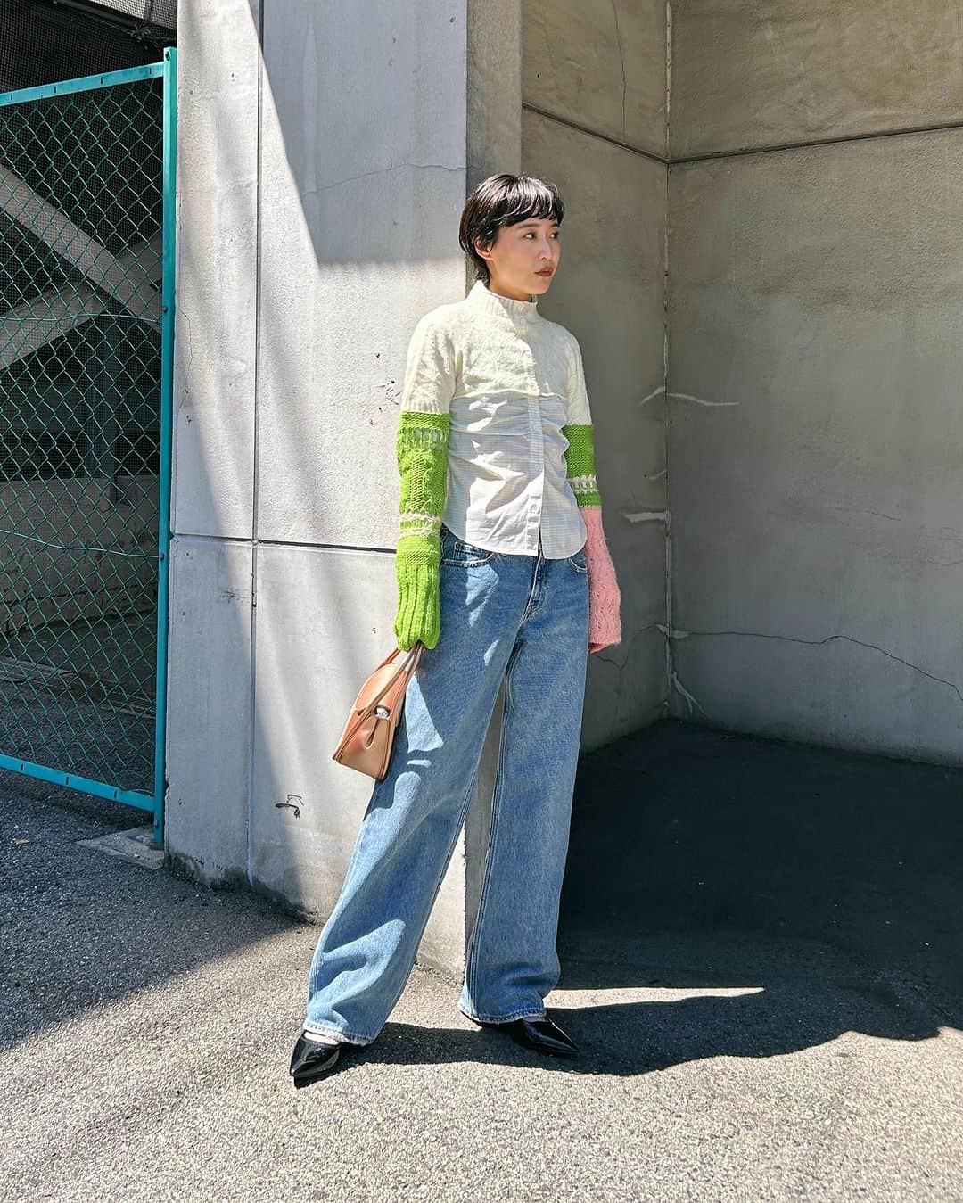 MOUSSY SNAPさんのインスタグラム写真 - (MOUSSY SNAPInstagram)「#MOUSSYSNAP @kahori_1027 160cm  ・MIX SHORT KNIT TOP(010GAS70-6630) ・RUCHED STRETCH SHIRT(010GAS30-6730) ・90S LOWRISE LOOSE STRAIGHT(010GAA11-5280) ・SIDE STRAP MINI CHAIN BAG(010GAG51-6590) ・POINTED MARYJANE PUMPS(010GAS52-6330) 全国のMOUSSY店舗／SHEL'TTER WEBSTORE／ZOZOTOWNにて発売中。  #MOUSSY #MOUSSYJEANS」9月6日 21時43分 - moussysnap