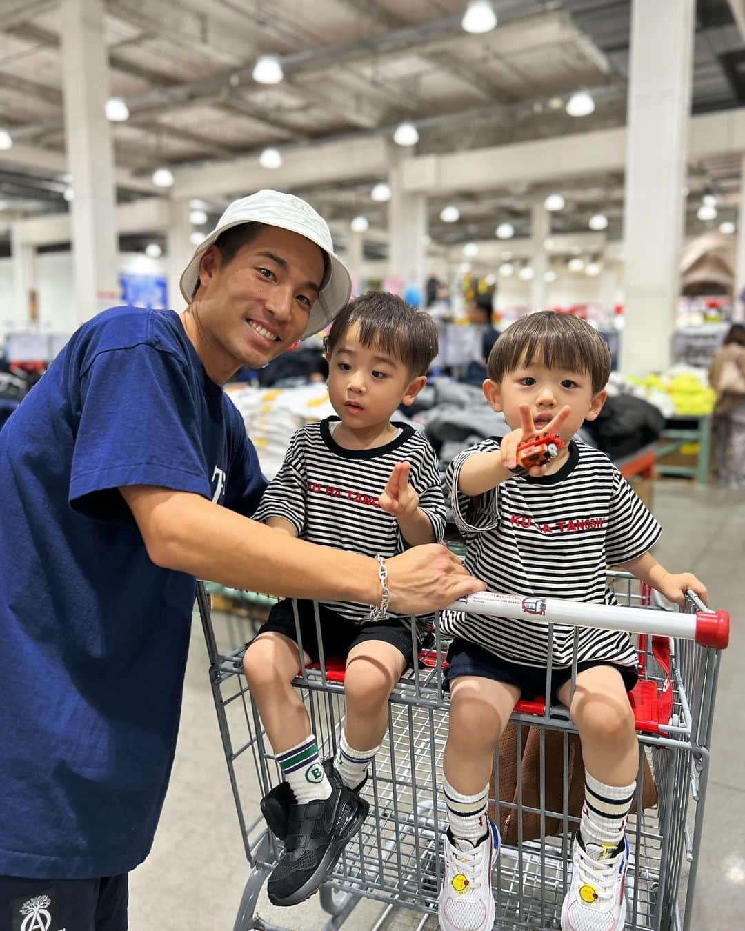 山中亮輔のインスタグラム：「@costco  @bokuhatanosii  #コストコ #ボクタノ   @rikureogram」