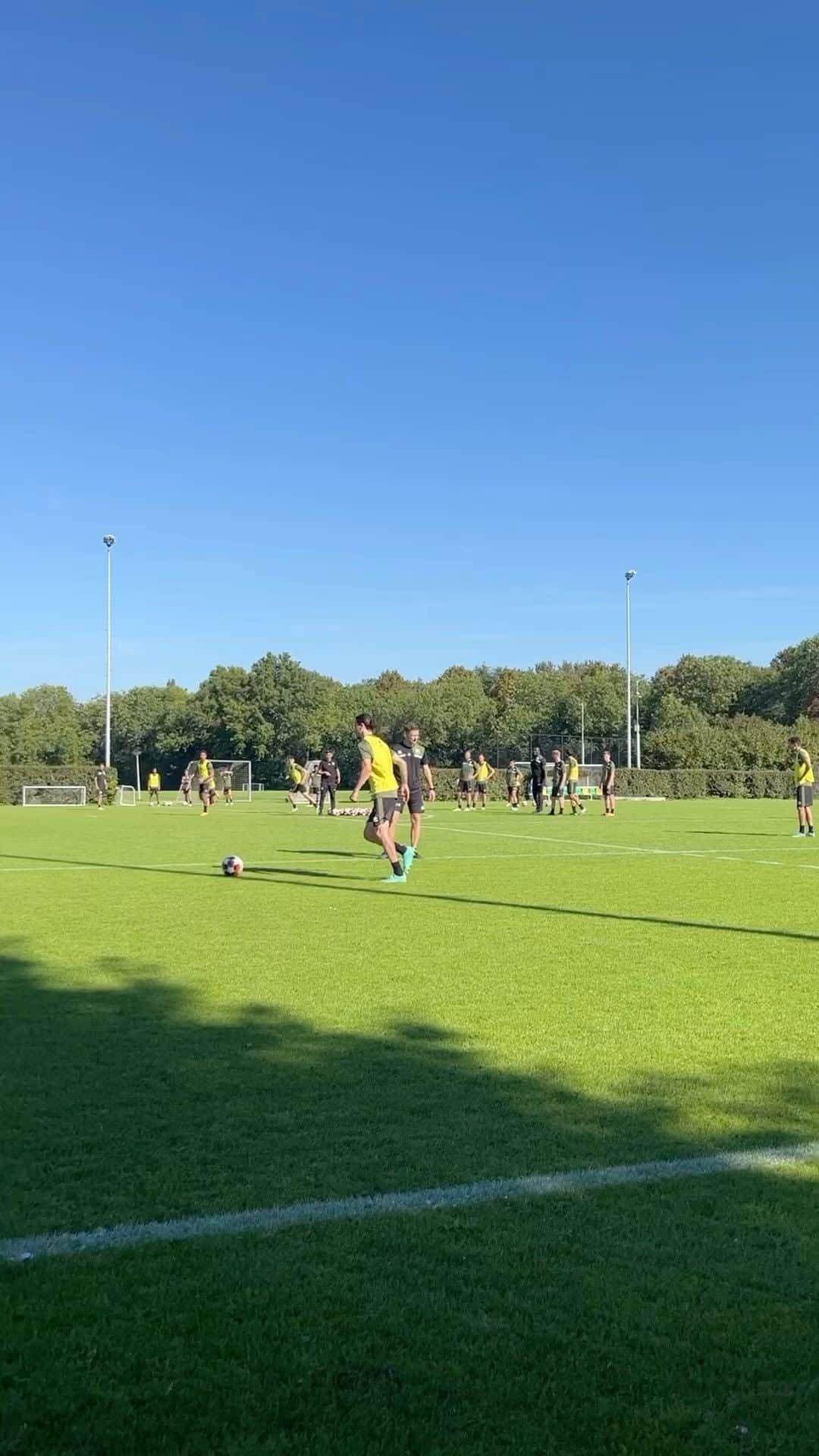 ADOデン・ハーグのインスタグラム：「𝑨𝑭𝑹𝑶𝑵𝑫𝑬𝑵 ⚽️」