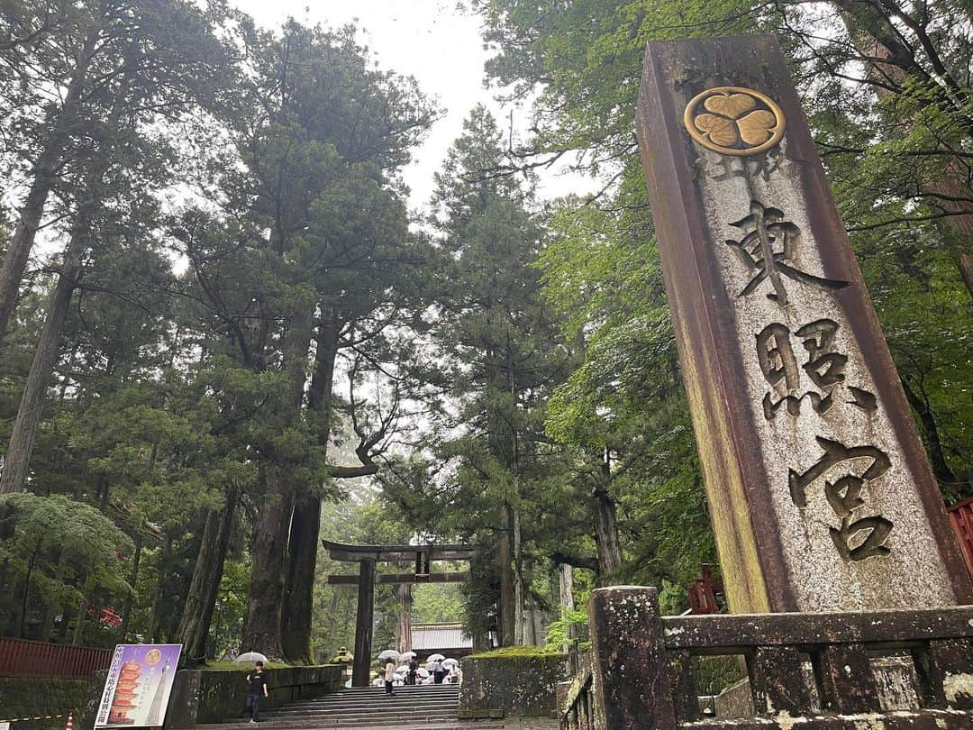 鷹木信悟のインスタグラム：「急遽、閃き行ってきました...⛩️ #日光東照宮 #栃木 #徳川家康 #雨ニモマケズ #感謝感激🙏」