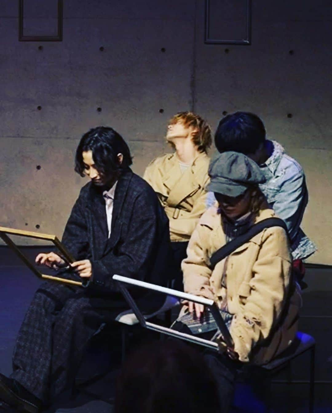 内田滋さんのインスタグラム写真 - (内田滋Instagram)「【KANGEKI XR初ライブ配信】  本日は朝から、  ・配信テスト ・定例ミーティング ・開発ミーティング ・配信テスト2回目 ・制作会社とのコンテンツ打ち合わせ ・2人芝居のzoom読み合わせ そして、配信テストからの、  本番！  ようやく無事、配信終了しました。  すごく画質も綺麗で、音もよく（なんと生演奏）、 【96xstage / クロステージ】さんの素敵な公演が終わりました。  ほんと、お疲れ様でした。  次はゴツプロさん『イノレバカ』。 9/10(日)14時です！  僕自身も楽しみ。  #96xstage  #クロステージ #KANGEKIXR #ゴツプロ #イノレバカ #ライブ配信」9月6日 21時55分 - shige_uchida