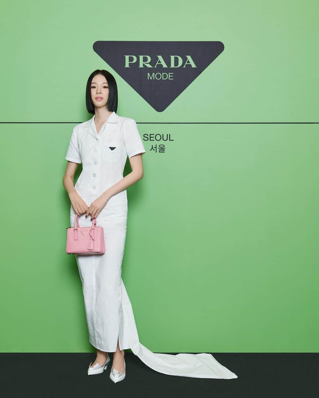 アイリーン・キムのインスタグラム：「Celebrating multidimensional spaces by renowned Korean artists🤍  @Prada #Pradamode #Prada #광고」