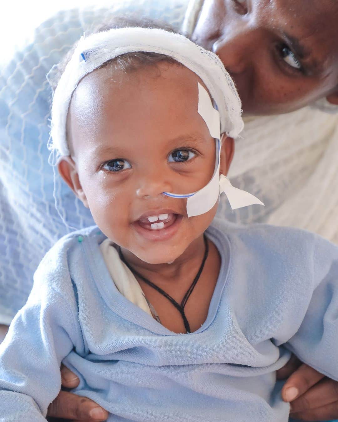 unicefさんのインスタグラム写真 - (unicefInstagram)「Good nutrition is critical to a healthy future.  13-month-old Meron was facing severe acute malnutrition, but received treatment at a UNICEF-supported stabilization center in Tigray, Ethiopia.  She is now recovering and can play and laugh again.  #ForEveryChild, nutrition.  © UNICEF/UNI423777/Pouget」9月6日 22時00分 - unicef