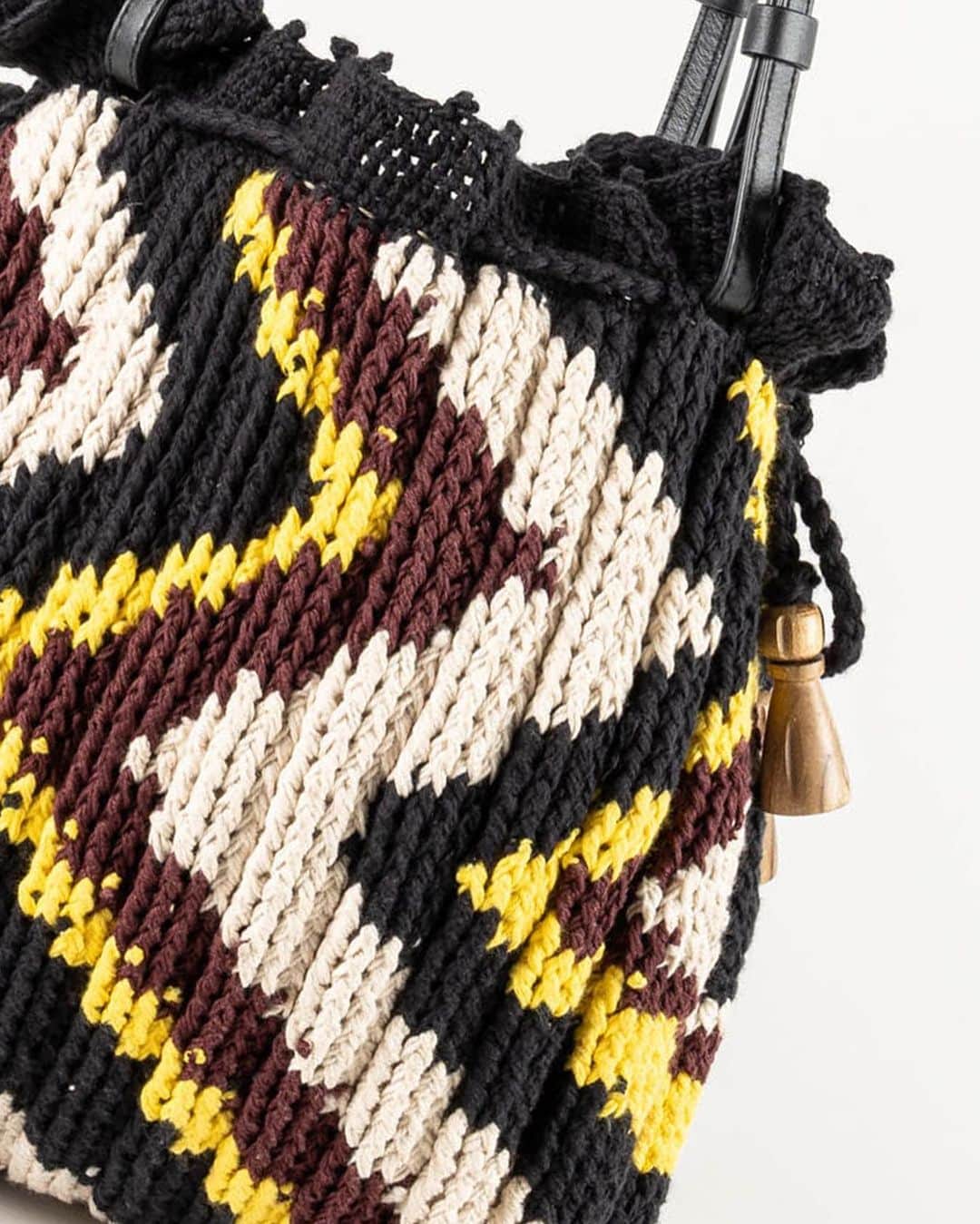 ジャマンピュエッシュさんのインスタグラム写真 - (ジャマンピュエッシュInstagram)「Warm colors for a sunny day ☀️ #jaminpuech #crochet #crochetedbag」9月6日 22時19分 - jaminpuech