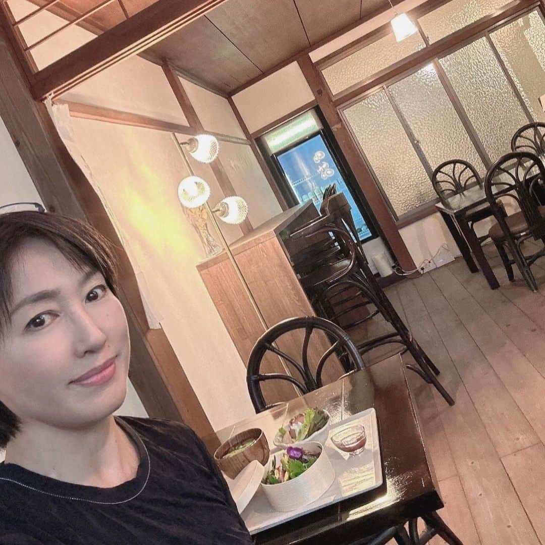 高島礼子さんのインスタグラム写真 - (高島礼子Instagram)「京都で、一人ランチ🍚 ウォーキング途中で たまたまでしたが 美味しくて大正解☺️ 早めのランチで1番乗り❣️  #ウォーキング #ひとりランチ  #大当たり #一番乗り  #京都ランチ」9月6日 22時14分 - reico.official