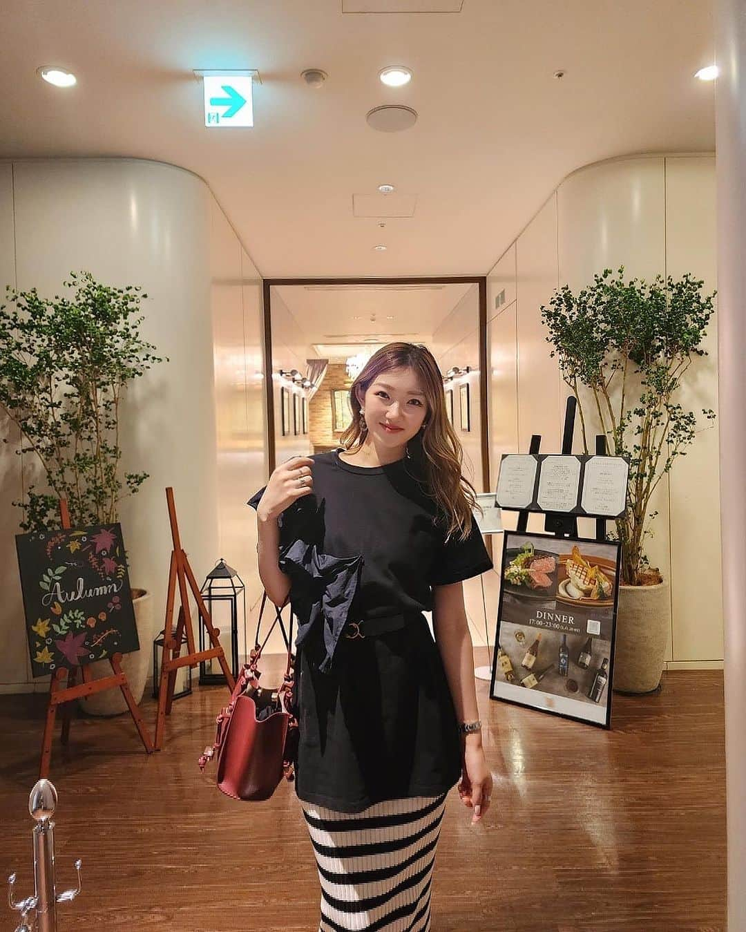 黒田絢子さんのインスタグラム写真 - (黒田絢子Instagram)「nhh〜〜〜🖤♪♪  #ファッション  #コーデ  #ootd #ナルシス #dinner」9月6日 22時24分 - ayakokuroda_official