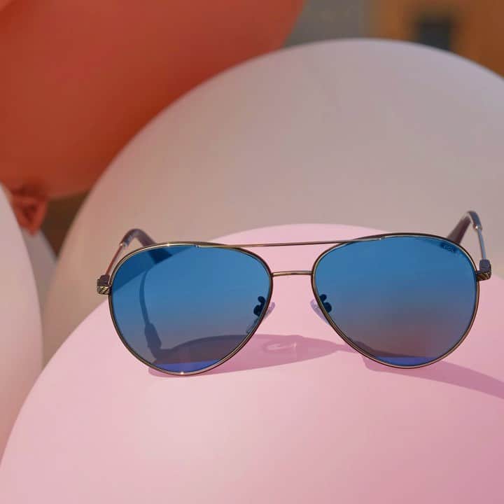 ポリスのインスタグラム：「You don’t have to choose, you can be daring in every way you can think of. #PoliceLifestyle #AudacityWanted #SS23 #PoliceSunglasses #Horizon5 #Octane1 #Origins57 #Monument1」