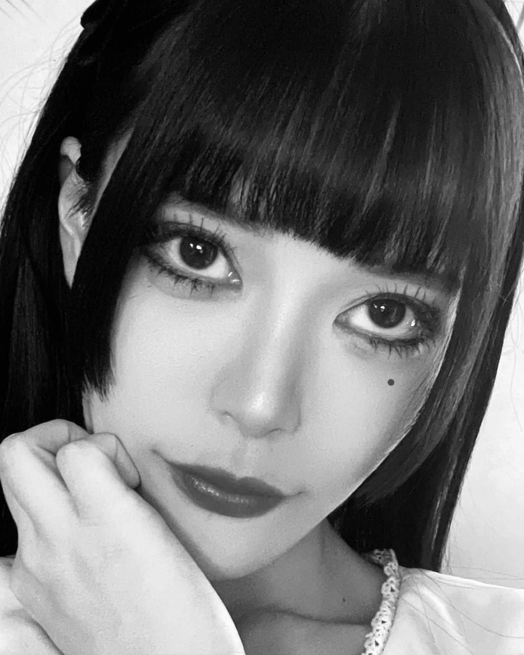 彼方美紅のインスタグラム：「自分でも痩せてから余計に富江に似てるなと思います。 絵描いてもらおうかしら。  #富江 #伊藤潤二」