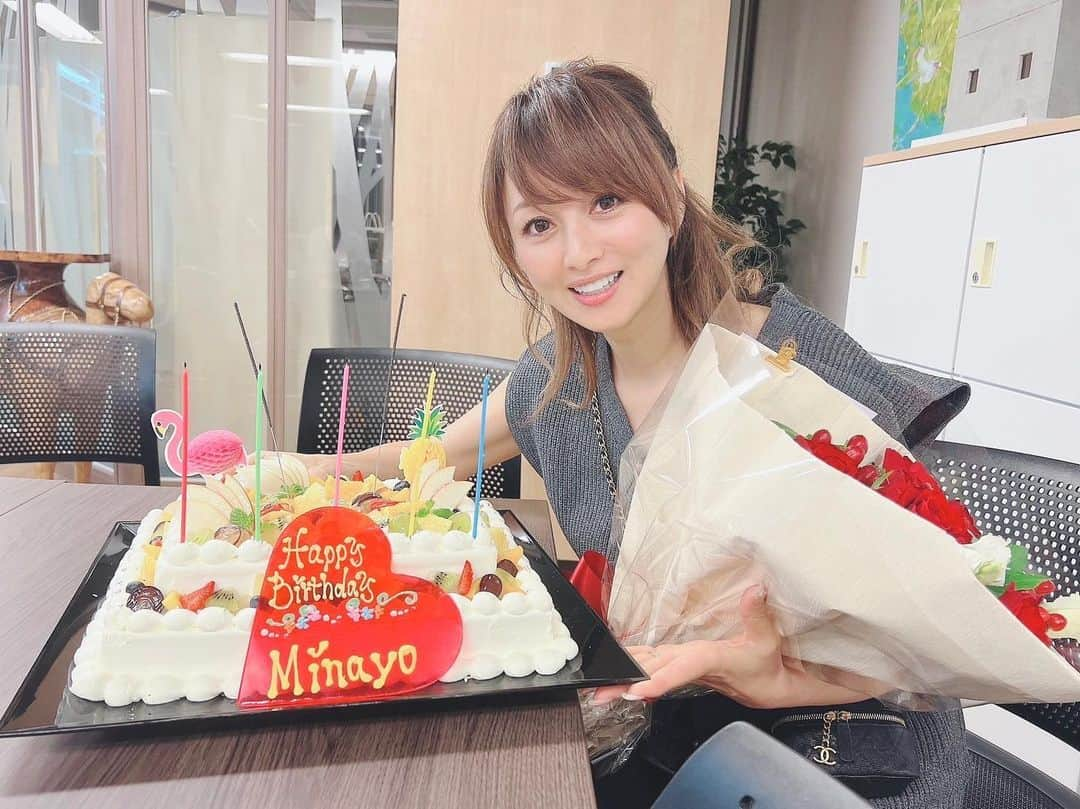 渡辺美奈代さんのインスタグラム写真 - (渡辺美奈代Instagram)「ちょっと早いお誕生日！ #ちょっと早い #お誕生日を祝っていただきました  #9月28日生まれ  #54歳 #たまに何歳かわからなくなる 💦 #ありがとうございます❤️」9月6日 22時45分 - watanabe_minayo