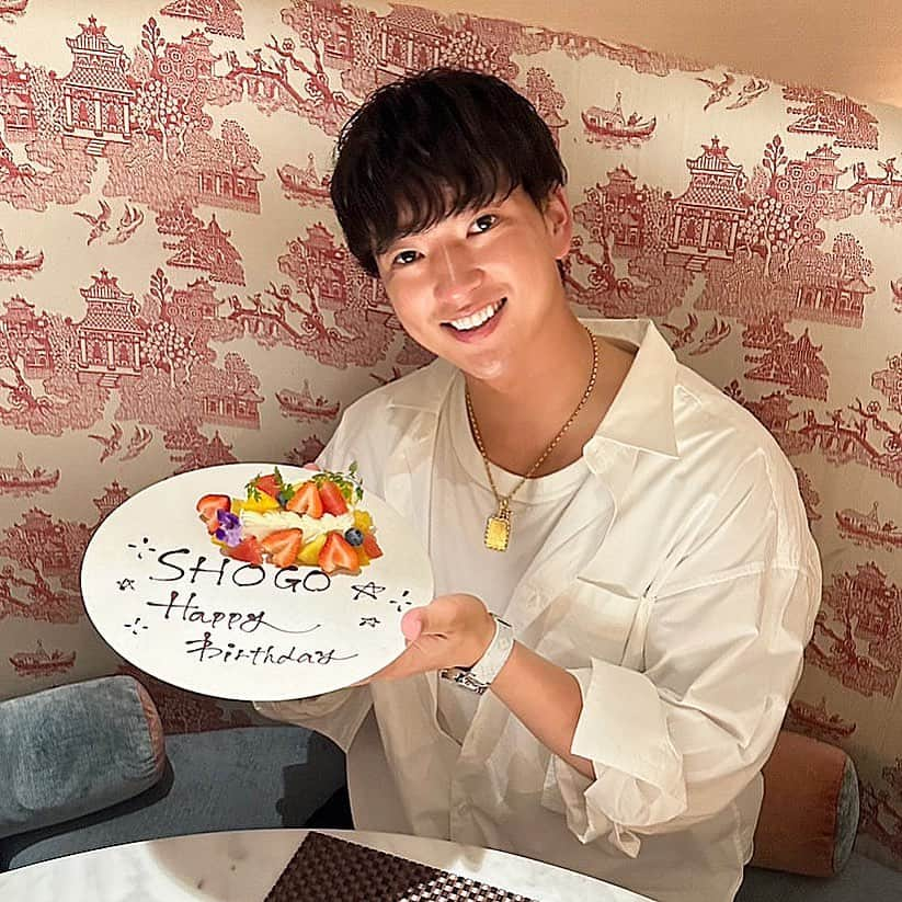 古澤勝吾さんのインスタグラム写真 - (古澤勝吾Instagram)「昨日、27歳になりました😆  メッセージやコメントをくださった皆さんありがとうございます🥳🥰😆  27歳も皆さんの支えがある事に感謝して、全力で何事にも取り組んで頑張りたいと思います。  皆さんこれからもよろしくお願いします😉  #古澤勝吾 #誕生日 #happybirthday  #0905」9月6日 22時46分 - ami___go0905