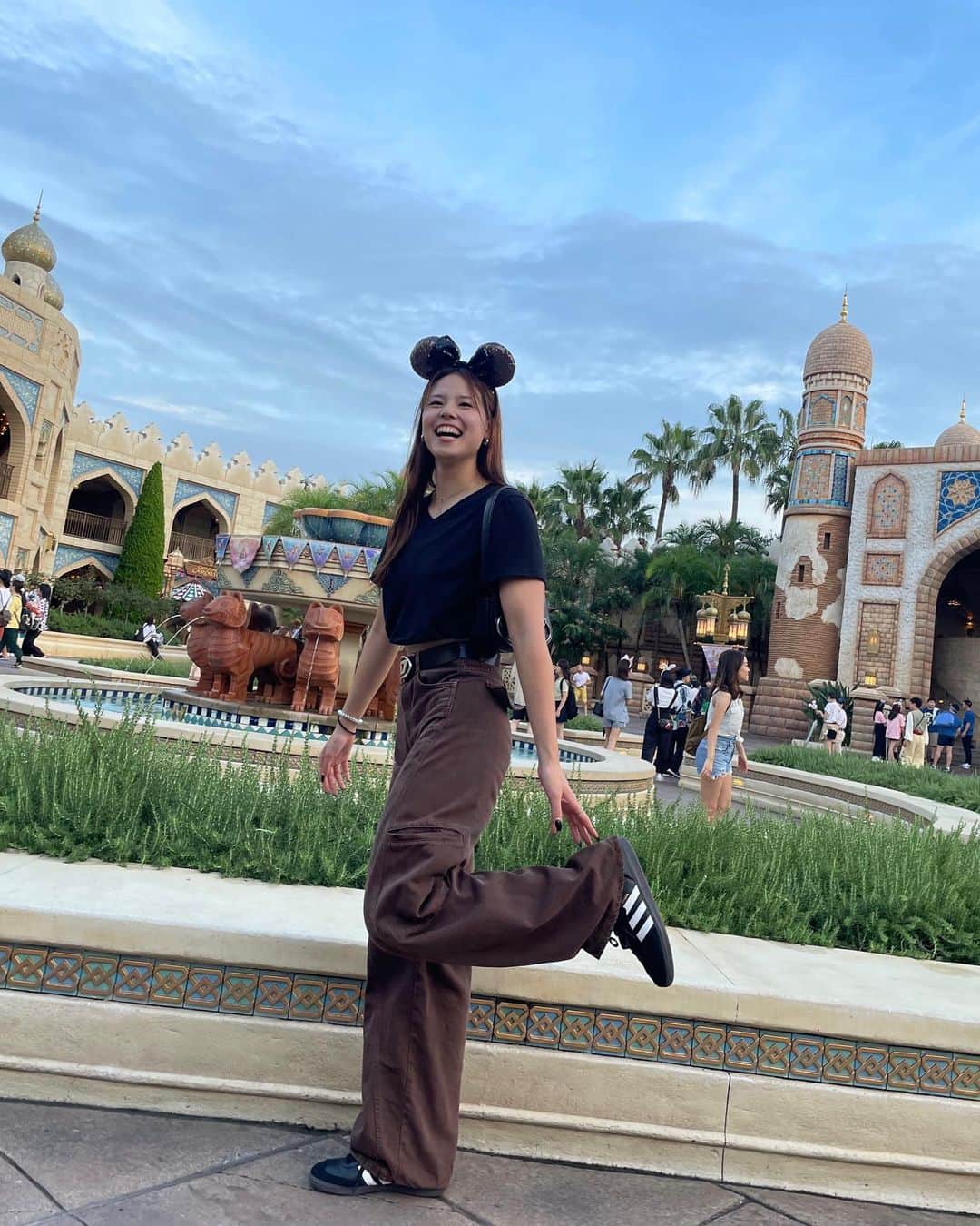 池本凪沙のインスタグラム：「Tokyo Disney Sea🐭🌈  久しぶりのディズニー最高でした♡ たまにはOFFの写真も📸  #tokyodisneysea」