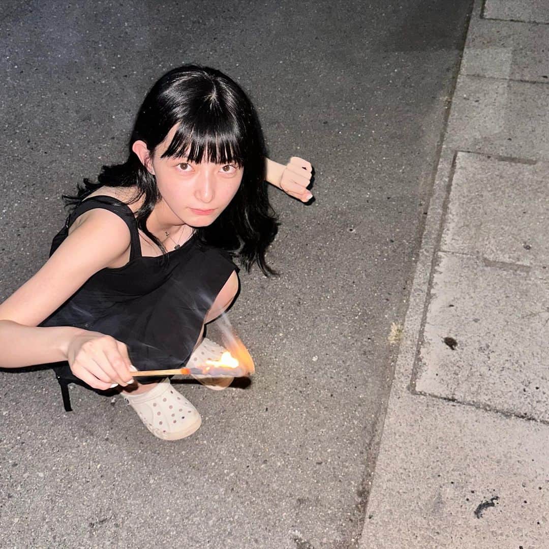 中澤瞳さんのインスタグラム写真 - (中澤瞳Instagram)「8月の写真たち。  お盆に実家に帰って夏らしいことしたり、久しぶりのお母さんのご飯食べたり。  生で食べられるとうもろこし甘くて美味しかったな〜🌽」9月6日 22時58分 - hitomi.nakazawa