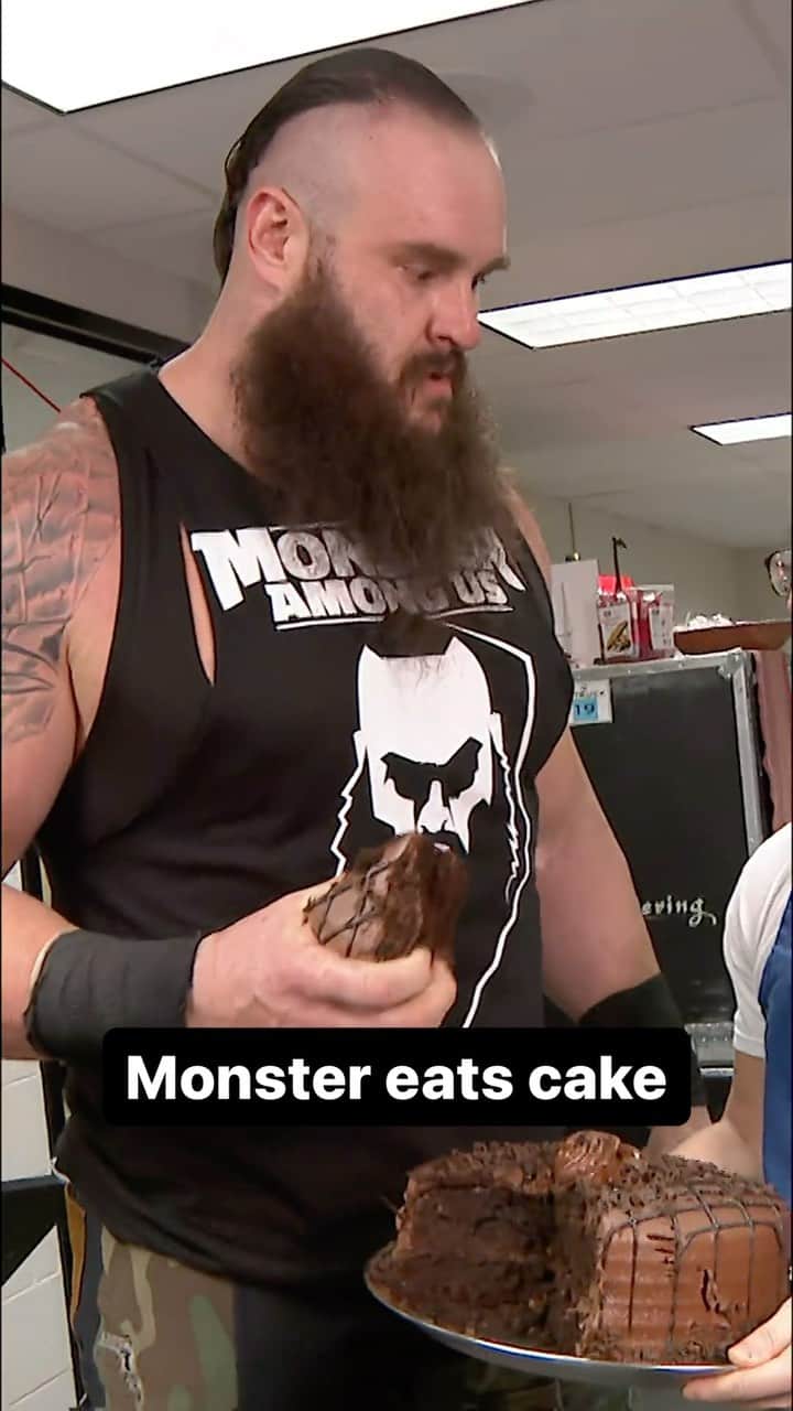 WWEのインスタグラム：「Enjoy your 🎂, #BraunStrowman!」