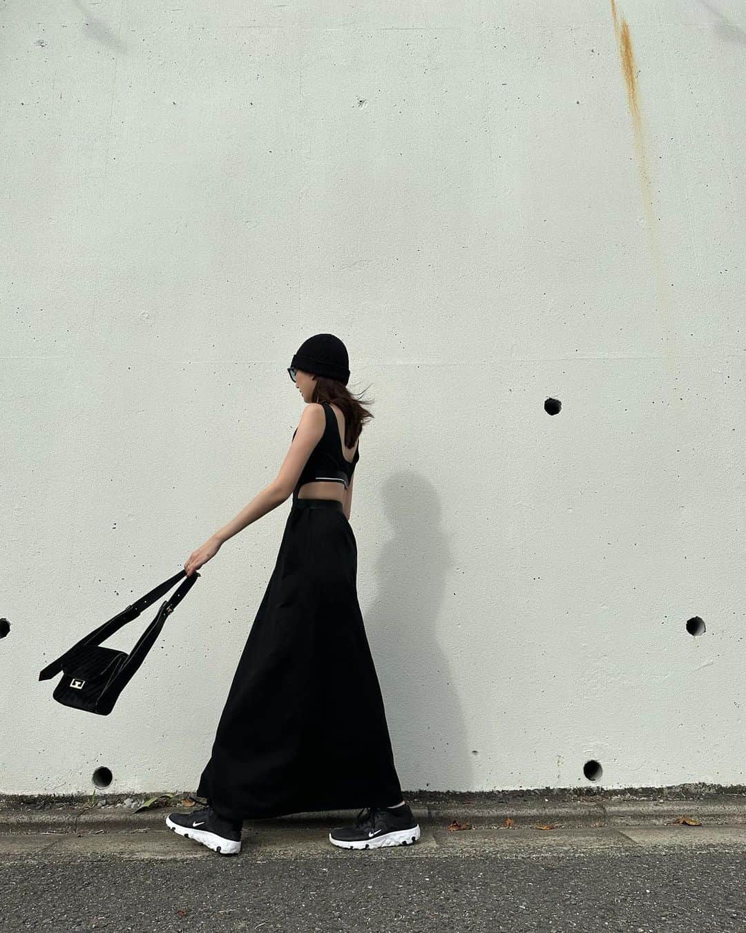 宮内理沙さんのインスタグラム写真 - (宮内理沙Instagram)「❤︎  最近ほとんど黒しか着ていないことに気付いた、、 そろそろ秋服も着たいな🍁」9月6日 23時07分 - risa_miyauchi