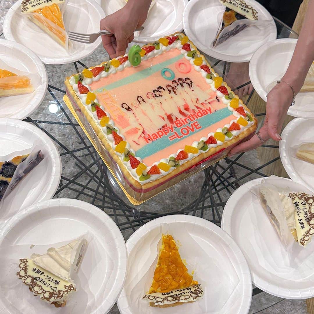 大谷映美里さんのインスタグラム写真 - (大谷映美里Instagram)「デビュー6周年❣️🎂 今年の9月6日もメンバーみんなと過ごせて、 皆さんからお祝いのお言葉をいただけて、 ケーキもいっぱい食べさせてもらえて🥰 とっても幸せな1日になりました🌈💕 いつもありがとうございます💐これからもよろしくね🌙 大好きです！」9月6日 23時10分 - otani_emiri