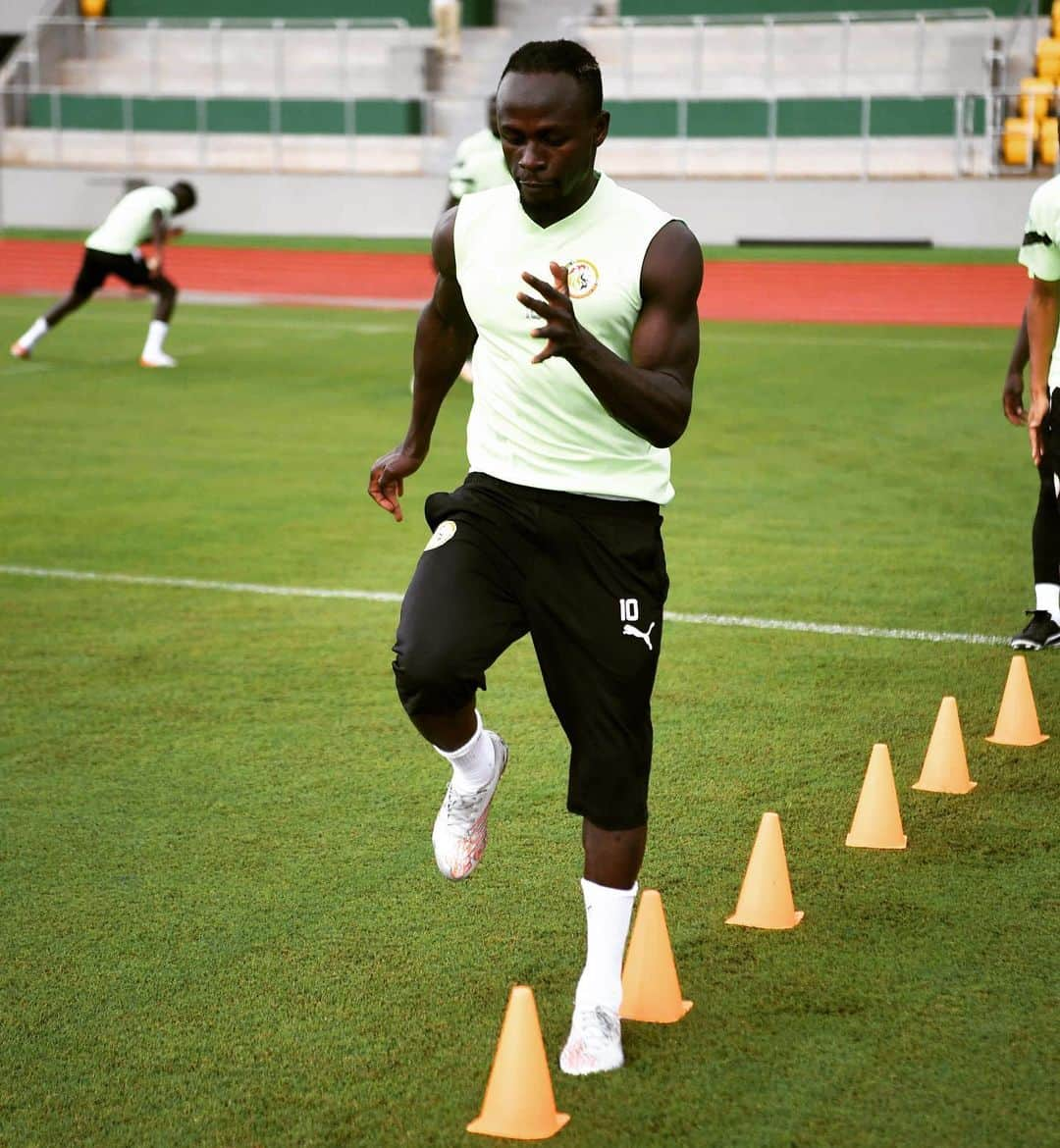 サディオ・マネさんのインスタグラム写真 - (サディオ・マネInstagram)「Here we go again!!🦁🇸🇳 ⚽️」9月6日 23時12分 - sadiomaneofficiel