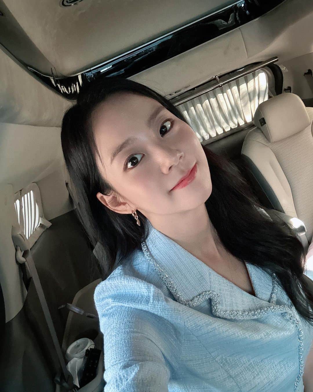 ハン・スンヨンのインスタグラム：「youtube #잠시만요캠페인 런칭 행사에 무려 ‘연사’로 다녀왔습니다- 며칠 전부터 긴장을 하고 있었던걸 잊을 만큼 사이버불링의 현주소와 미처 알아채지 못했던 모습들의 사이버불링에 대해 더 자세히 알게되는 정말 좋은 시간이었습니다. 신경 쓸 것이 정말 많은 시대. Bullying;괴롭힘. 나 자신을 포함한 타인, 동물, 환경에게 괴롭힘보다는 상냥하고 따뜻한 시선과 행동을 행하는 마음이 모여 조금 더 좋은 세상이 되기를 기대합니다! #소개받자마자긴장해서뭐라고했는지기억도안나는건안비밀 #그누구에게도타인에게상처입힐권리와자유는없습니다」