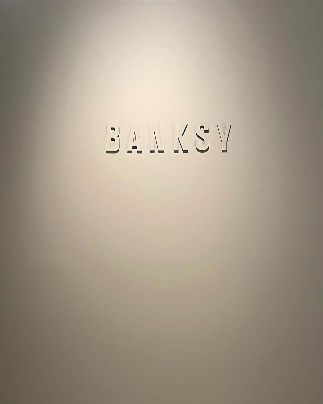 アン・ソヒさんのインスタグラム写真 - (アン・ソヒInstagram)「🎈Banksy & keith haring 💛❤️💙」9月6日 23時23分 - ssoheean