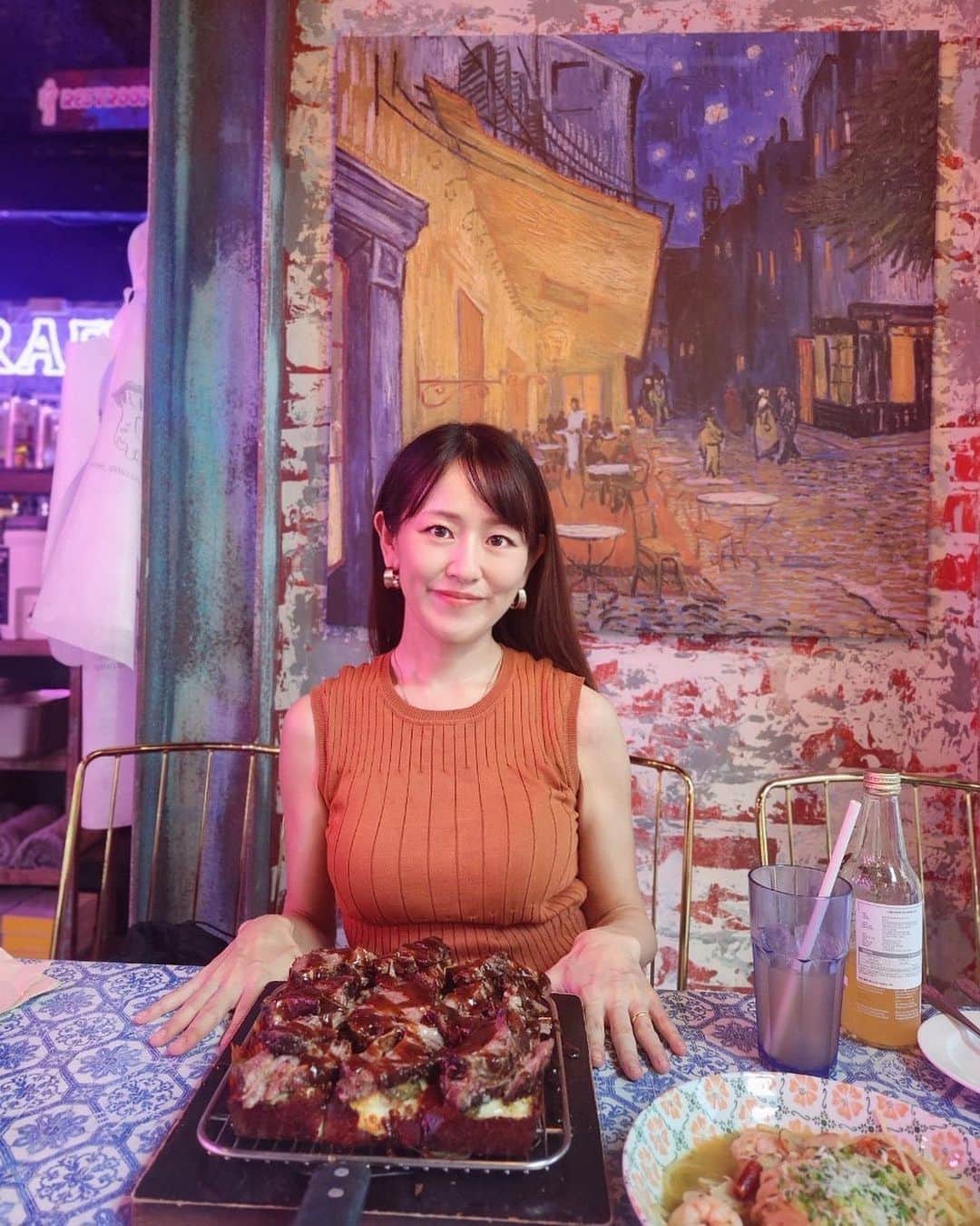 北林明日香のインスタグラム：「本日誕生日を迎えて44歳になりました！  だいぶ大人になってしまいましたがこれからも変わらずに好きな人や事に囲まれて楽しく過ごしていけたらなと思います  距離は離れていても、会えていない時間が長くなっても気にかけてくれる方々がいることに感謝の気持ちを忘れずに44歳も全力で楽しみます！  오늘은 제 44번째 생일!! 아직까지 청춘시대입니다!!  #9月6日 #誕生日 #생일」
