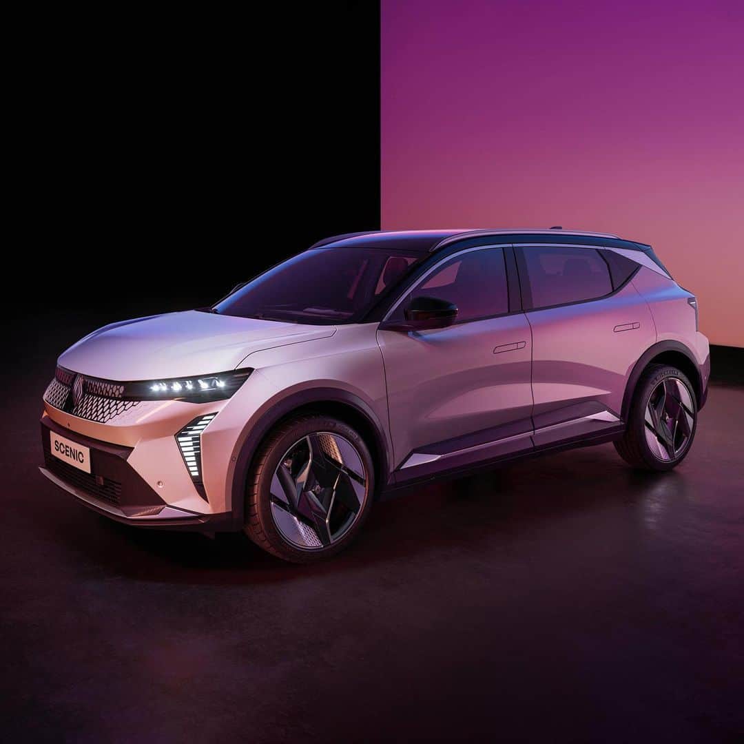 ルノーのインスタグラム：「The Renaulution in motion.⚡️​  This week at @iaamobility, #Renault unveiled the All-New Renault Scenic E-Tech 100% Electric, the very first vehicle that we eco conceive that is 100%electric and that is made for families.​  Renault also announced the all-new Grand Kangoo, its most versatile vehicle yet: equally suitable for families and working professionals​.  Luca de Meo, CEO was also awarded "Group CEO 2023" as part of the @automotivenews Europe Eurostars 2023.​  With our most innovative product range in years and several new exciting launches in 2024, we are well on our way to making the Group a next-generation automotive company.」
