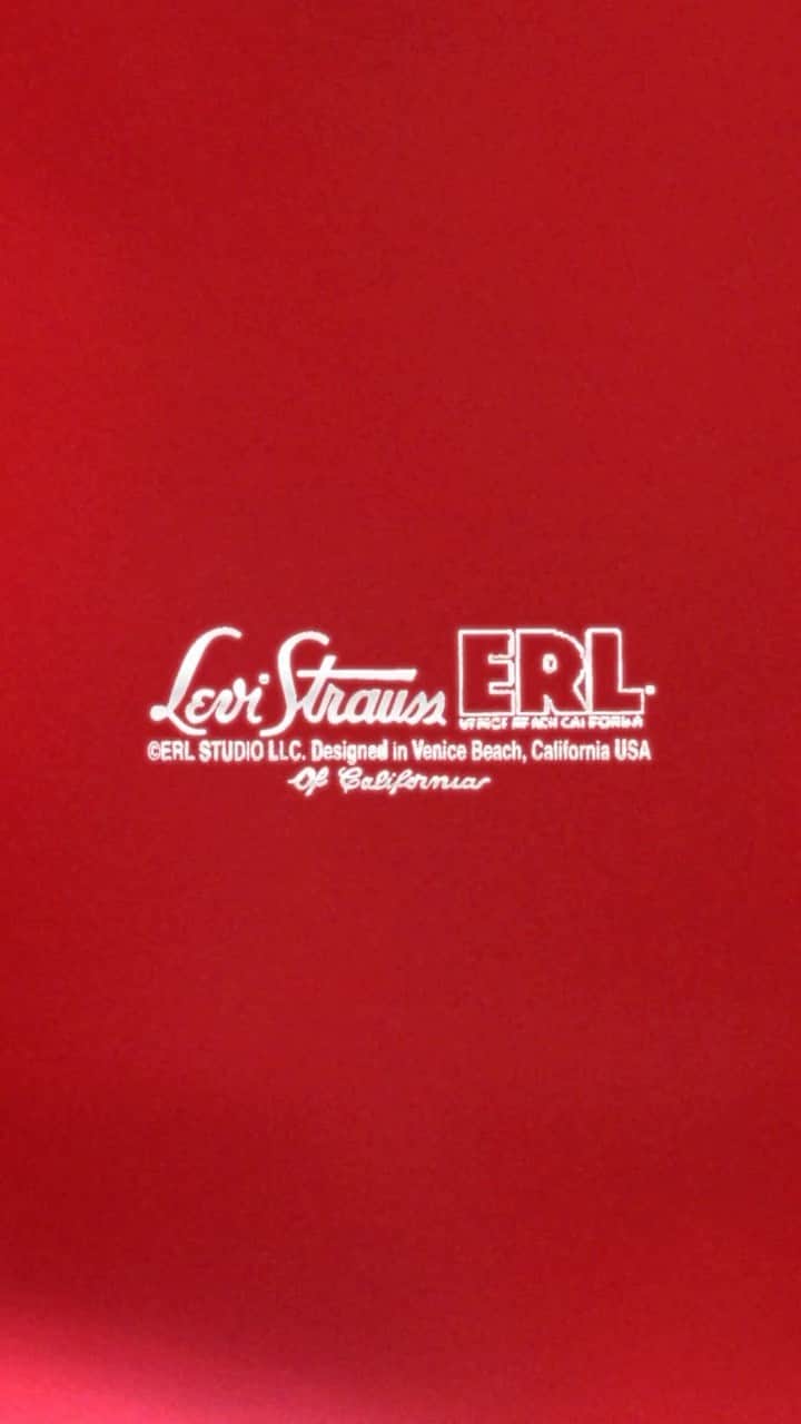 Levi’sのインスタグラム：「Levi’s® x ERL. Available now. Hit link in bio for more details.  Introducing our first collaboration with ERL for Fall 2023. Comprised of ten light wash distressed denim pieces, the collection is an ode to the sun-faded landscapes of California. ERL’s imaginative use of form and texture is blended with iconic Levi’s® silhouettes to capture the heritage and modernity of both brands.  Photographed by ERL designer @elirusselllinnetz, the campaign features a range of siblings and best friends, showcasing the free-spirited nature of California’s past and future.」