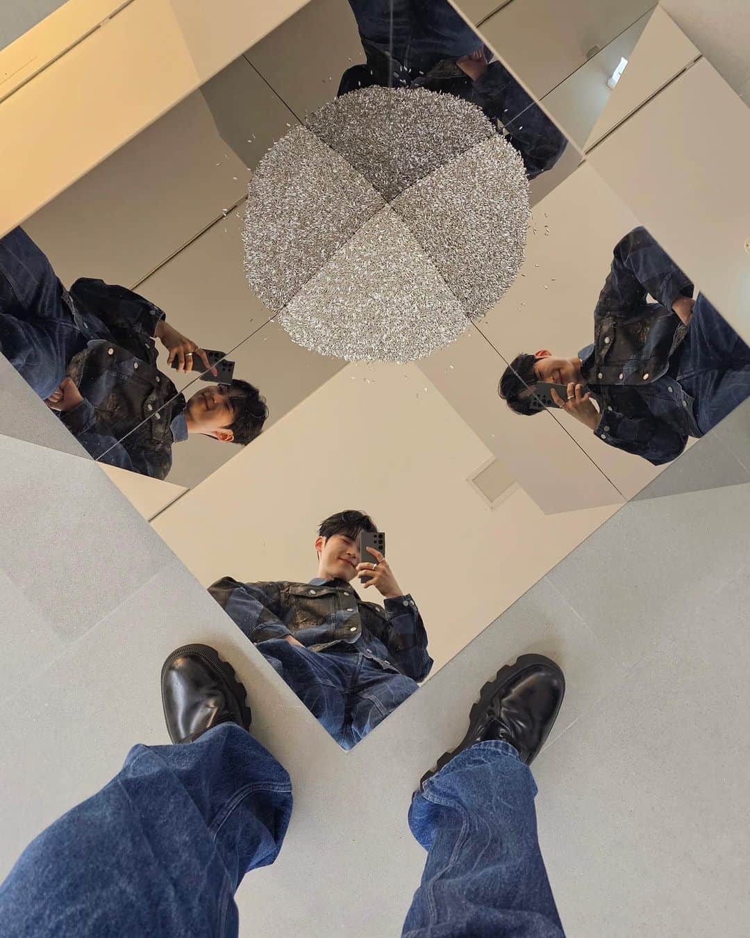 ZEROBASEONEさんのインスタグラム写真 - (ZEROBASEONEInstagram)「🎨  #ZEROBASEONE #ZB1 #제로베이스원 #FriezeSeoul2023 #신세계X프리즈서울오프닝파티」9月6日 23時53分 - zb1official