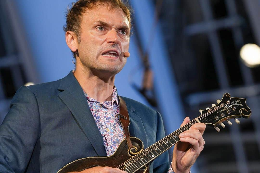 クレア・コフィーさんのインスタグラム写真 - (クレア・コフィーInstagram)「Thanks to @hollywoodbowl  for capturing the unique brand of mania that is #ATTENTION! and @christhile’s jazz hands… Kentucky, you ready?? @louisvilleorchestra, can’t wait to see you next week!」9月7日 0時03分 - clairecoffee