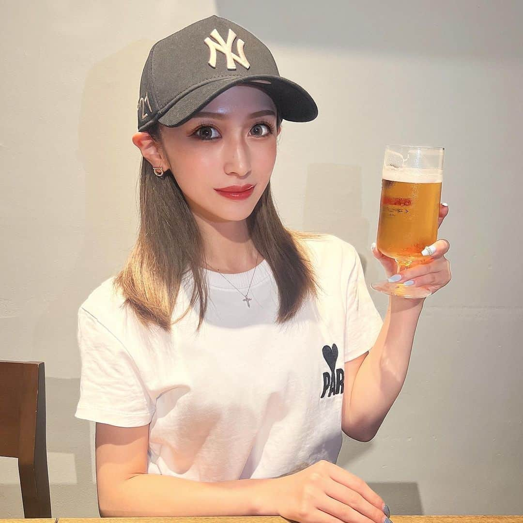 𝐖𝐀𝐊𝐔𝐈𝐌𝐀𝐂𝐎のインスタグラム：「ビールがすき🍺❤️ . . . . . offの日のデート🤭🤭 @jessica__426 🫶🏼💓 . . . . . #food #dinner #ootd #code #fashion #amiparis #n21 #cap #me #selfie #lifestyle #instagram #instadaily #創作鉄板と鮨たけはな #お鮨 #田町グルメ #グルメ女子 #カメラ女子 #ヌメロヴェントゥーノ #アミパリス #カジュアルコーデ #夏コーデ #ファッション #いいね返し #フォローバック #いいねした人全員フォローする #いいねした人で気になった人フォロー #ビール女子」