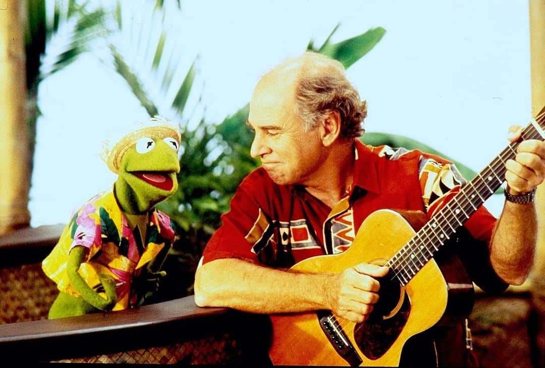 セサミストリートさんのインスタグラム写真 - (セサミストリートInstagram)「Remembering our dear friend Jimmy Buffett, whose music brought joy and inspiration to millions across the globe, including our friends on Sesame Street. We love you, @jimmybuffett. ♥️」9月7日 0時22分 - sesamestreet