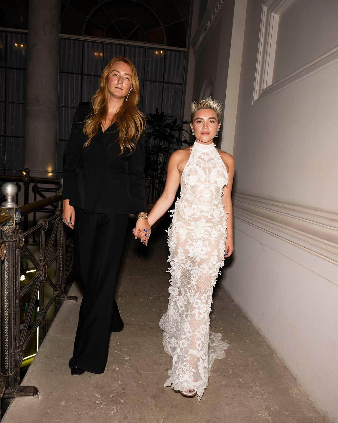 ELLE UKさんのインスタグラム写真 - (ELLE UKInstagram)「The ELLE Style Awards have returned after a six-year hiatus, and they were better than ever. The glitterati gathered at last night's event, which was held at the Old Sessions House in London in partnership with @tiffanyandco, to sip @moetchandon champagne, and rub shoulders with the creative cognoscenti.   #FlorencePugh, her Don’t Worry Darling co-star #GemmaChan, and #Lionesses team captain #LeahWilliamson were among the stars to attend the awards.  Unsurprisingly, this year’s ELLE Style Awards were a non-stop show of fashion exposition and heartfelt speeches as the winners took to the stage to accept their prizes. At the link in our bio are some of the best moments you might have missed.  Photography by @jasonlloydevans」9月7日 0時30分 - elleuk