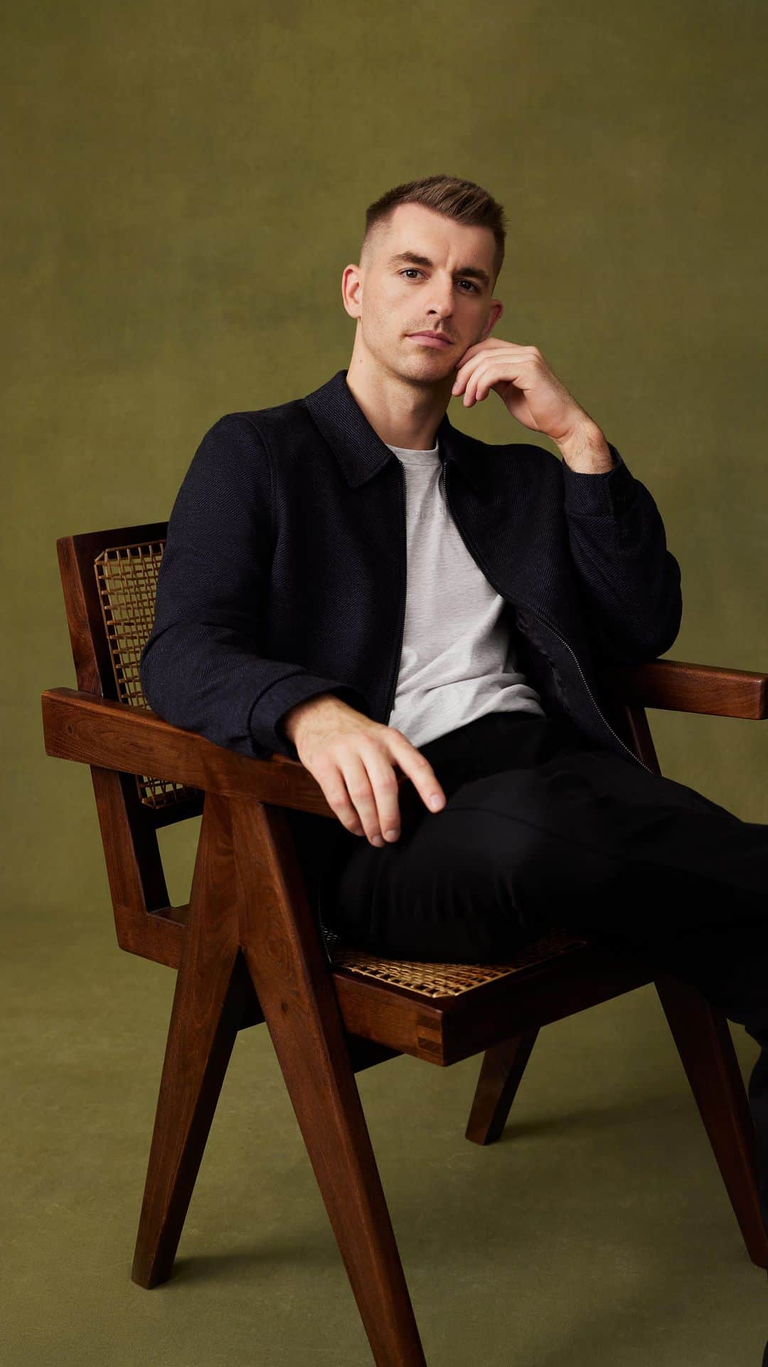 Ted Bakerのインスタグラム：「For our second cup of coffee, we sat down to chat with triple Olympic and World Champion gymnast, Max Whitlock OBE. As the most successful gymnast in Olympic history on the pommel horse. We delved into how he keeps the work-life *balance*.  #TedBaker #BusinessUnusual #CoffeeBreaks」