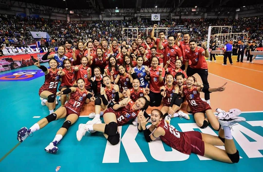 ヌットサラ・トムコムさんのインスタグラム写真 - (ヌットサラ・トムコムInstagram)「พวกเธอมันปัง 🏆🥇 #volleyballthailand  #asianvolleyballchampionship2023  #nootsara13」9月7日 0時30分 - nootsara13